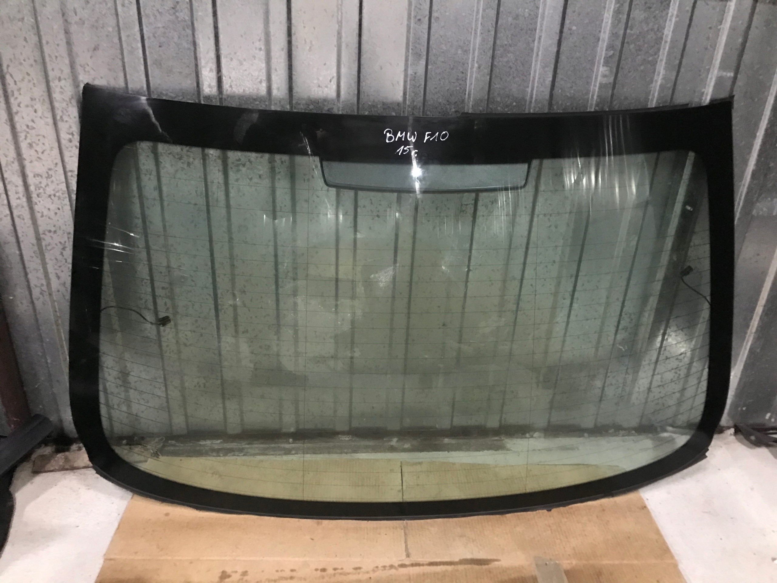 BMW 5 F10 Скло заднє кузовне