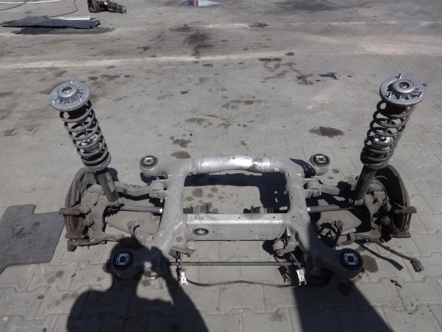 BMW 5 F10 2.0 D BELKA ZAWIESZENIA TYŁ TYLNA Producent części BMW OE