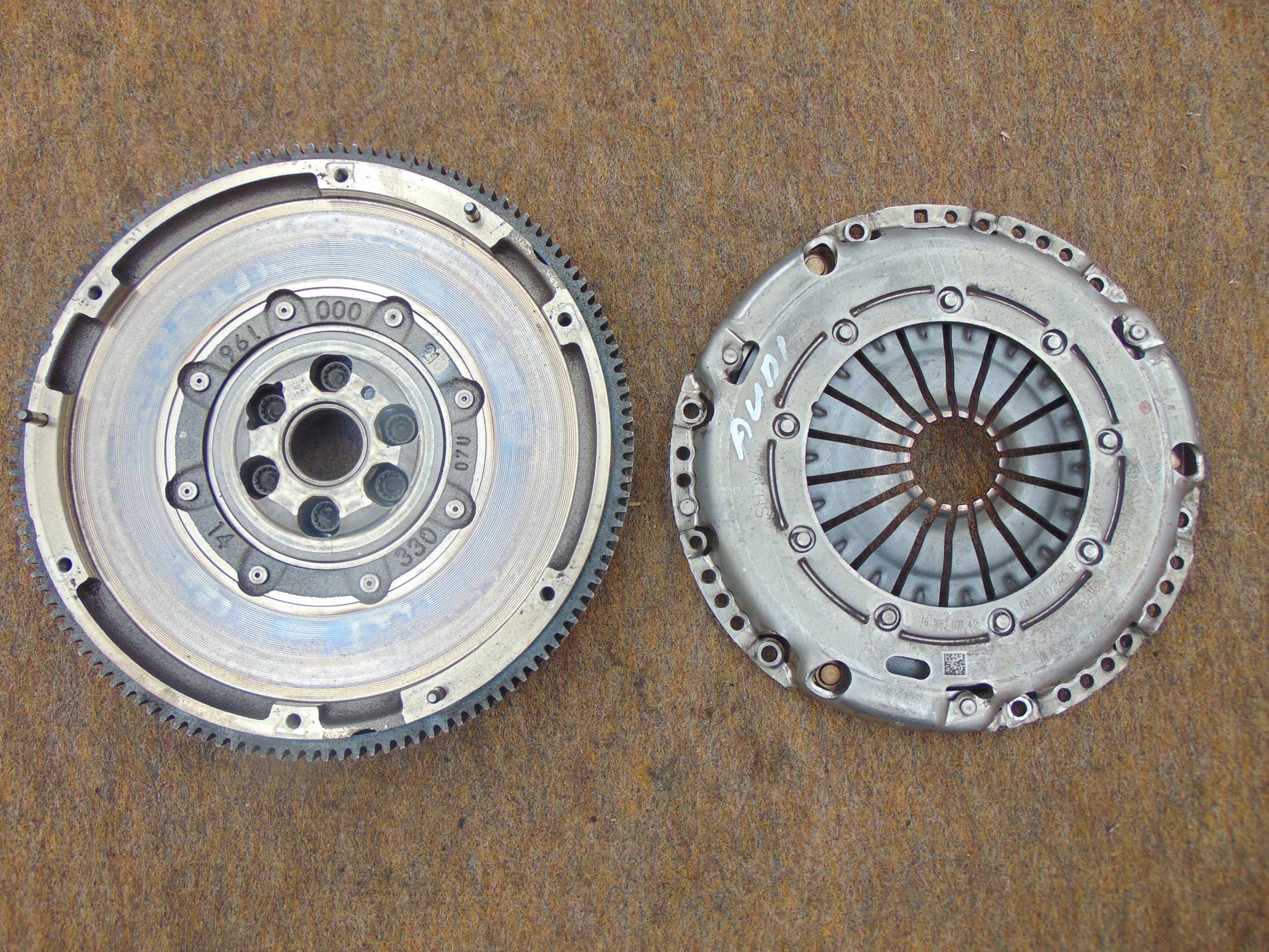 МУФТА КОЛО ДВУМАССА Audi4c105266e4c141025r