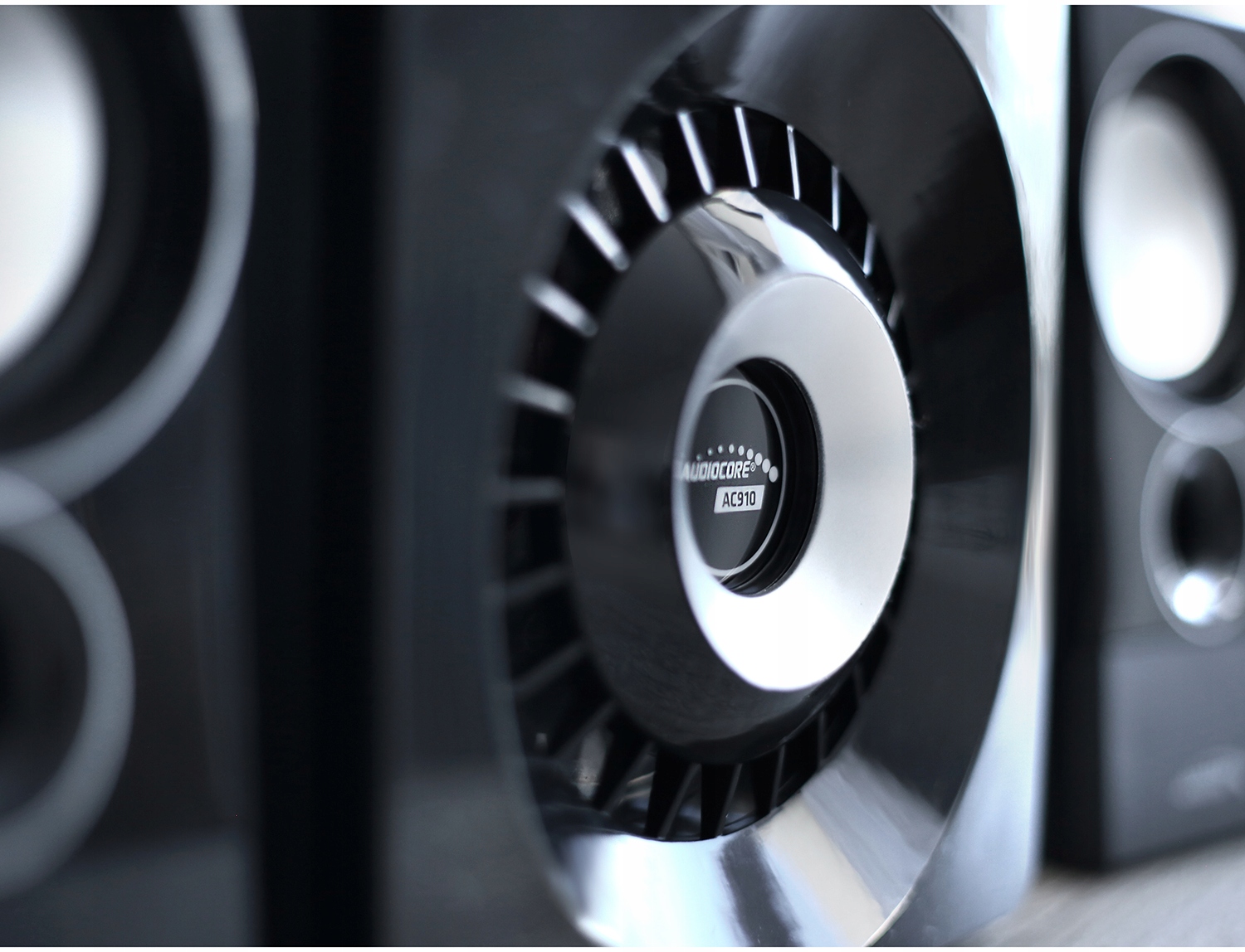 GŁOŚNIKI KOMPUTEROWE 2.1 Bluetooth USB SD FM JACK Moc subwoofera (RMS) 35 W