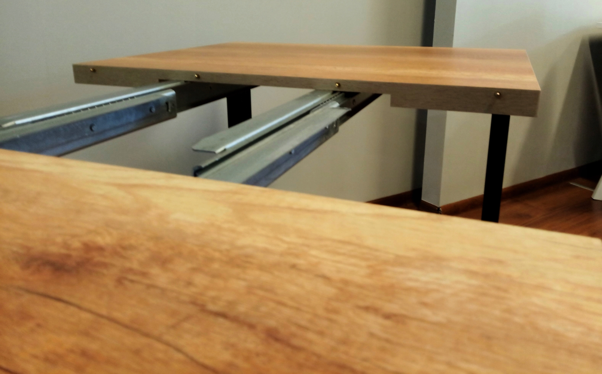 6 krzeseł do kuchni i stół z odpornym blatem Kolor blatu inny kolor