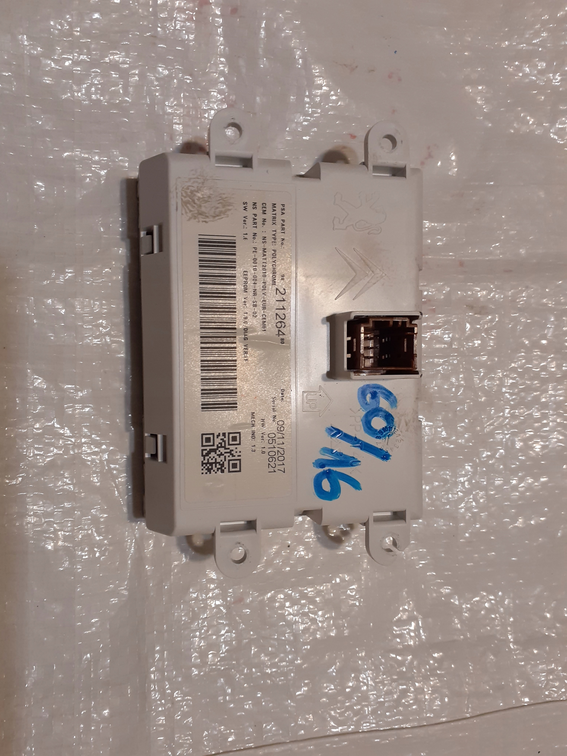 peugeot 208 2008 счетчика 9821126480