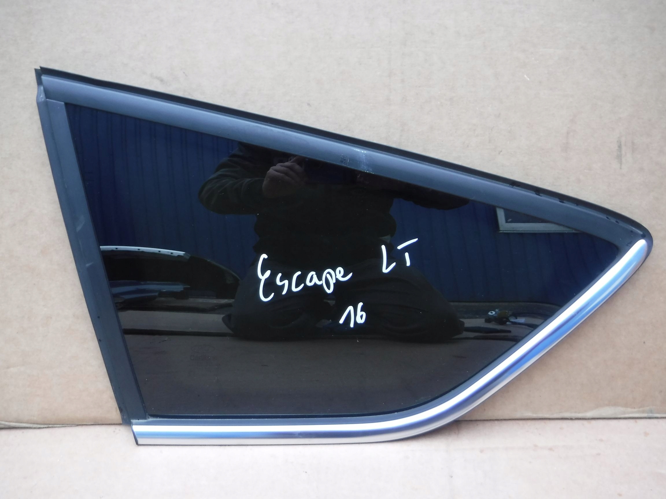 SZYBA KAROSERYJNA LEWA FORD ESCAPE USA