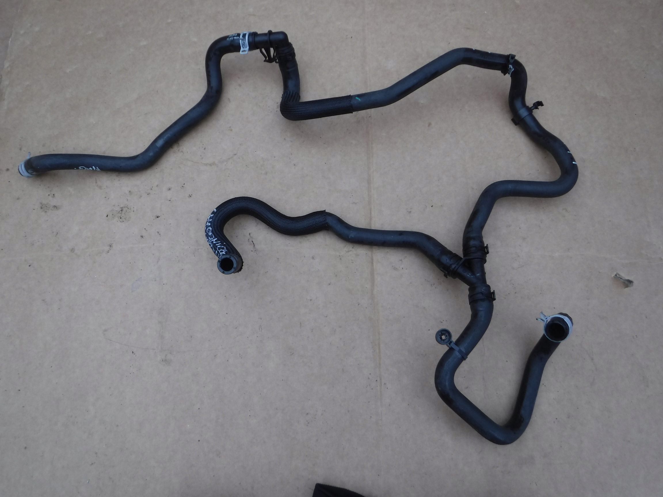 ВОДЯНА ТРУБА ДЛЯ РАДІАТОРА FORD FOCUS MK4 1.5 ECOBO