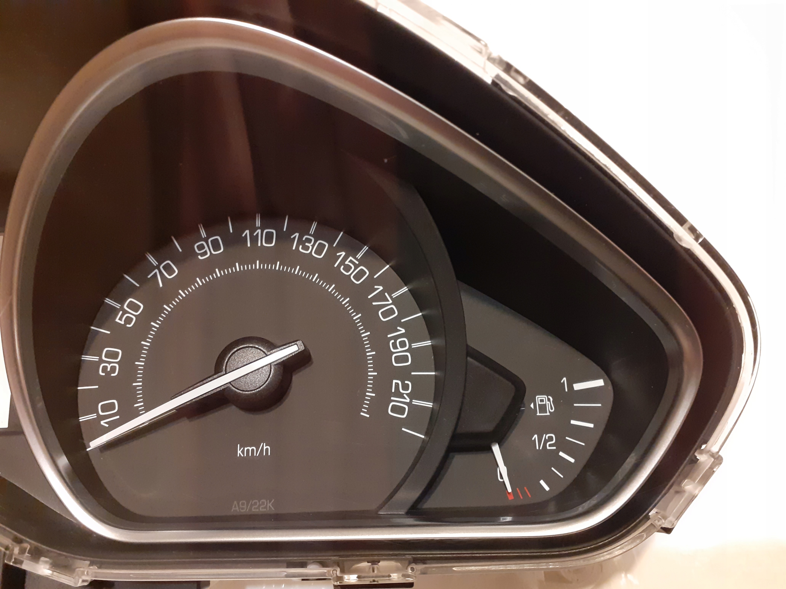 peugeot 208 спидометр часы 9814696580 европа