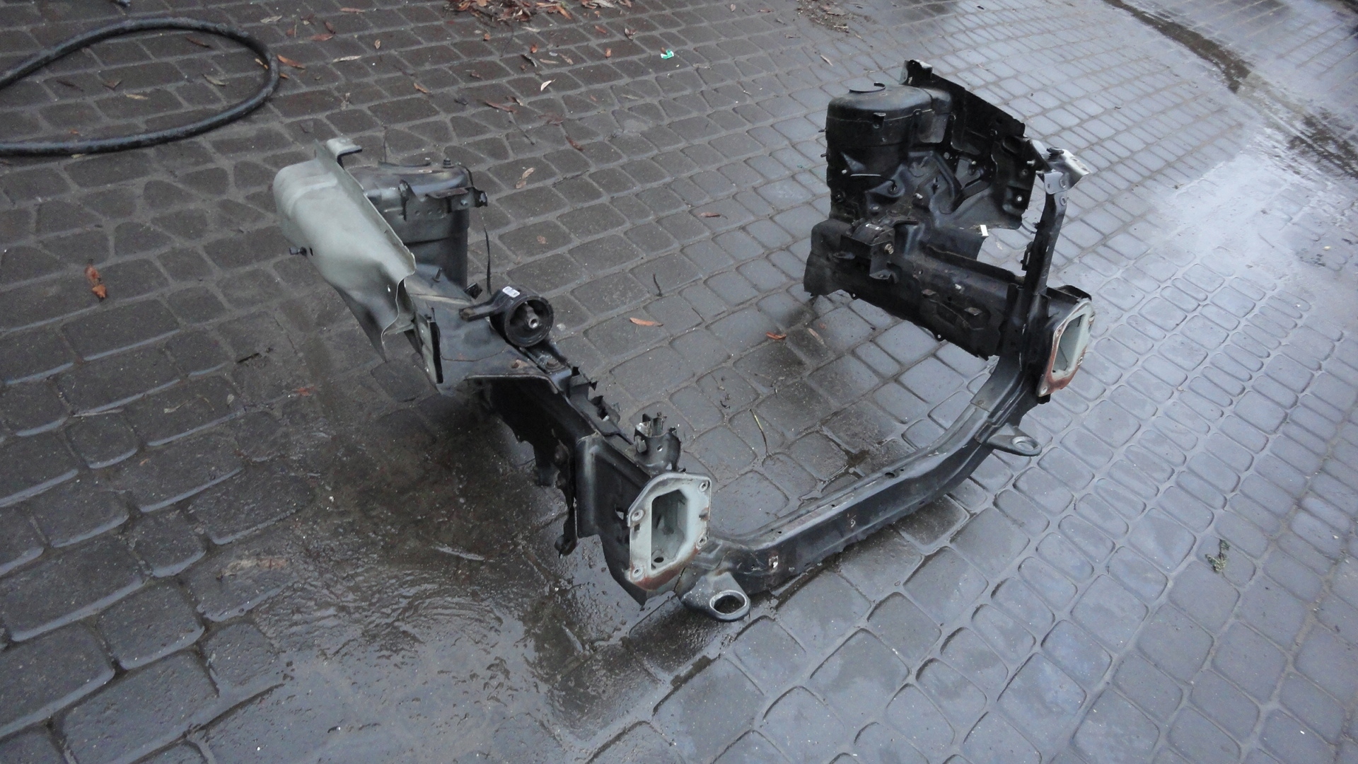 DODGE CALIBER PODŁUŻNICA CWIARTKA PRZÓD LEWA Prawa Producent części Dodge OE