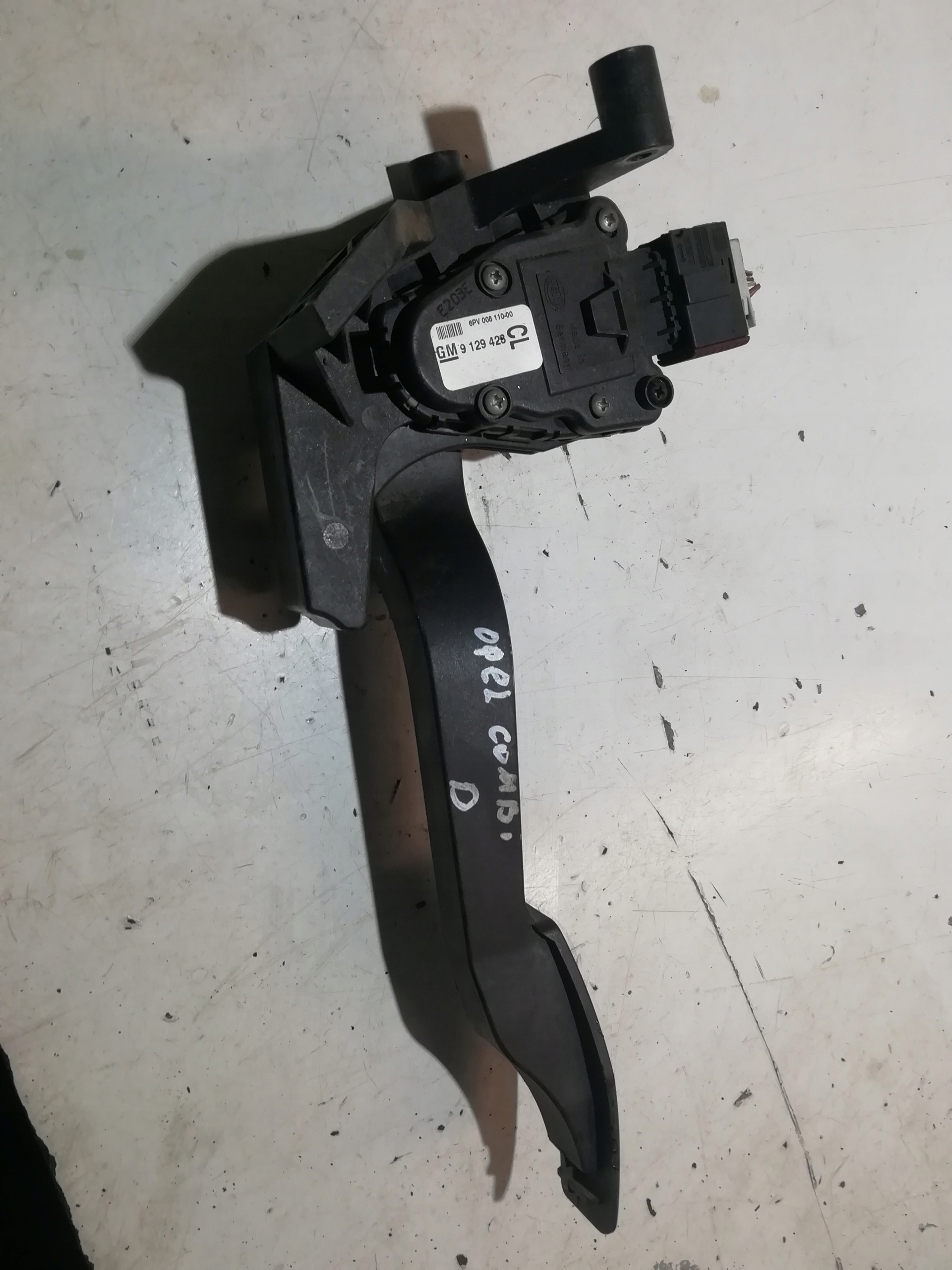 POTENCJOMETR PEDAŁ GAZU OPEL CORSA C 9129428