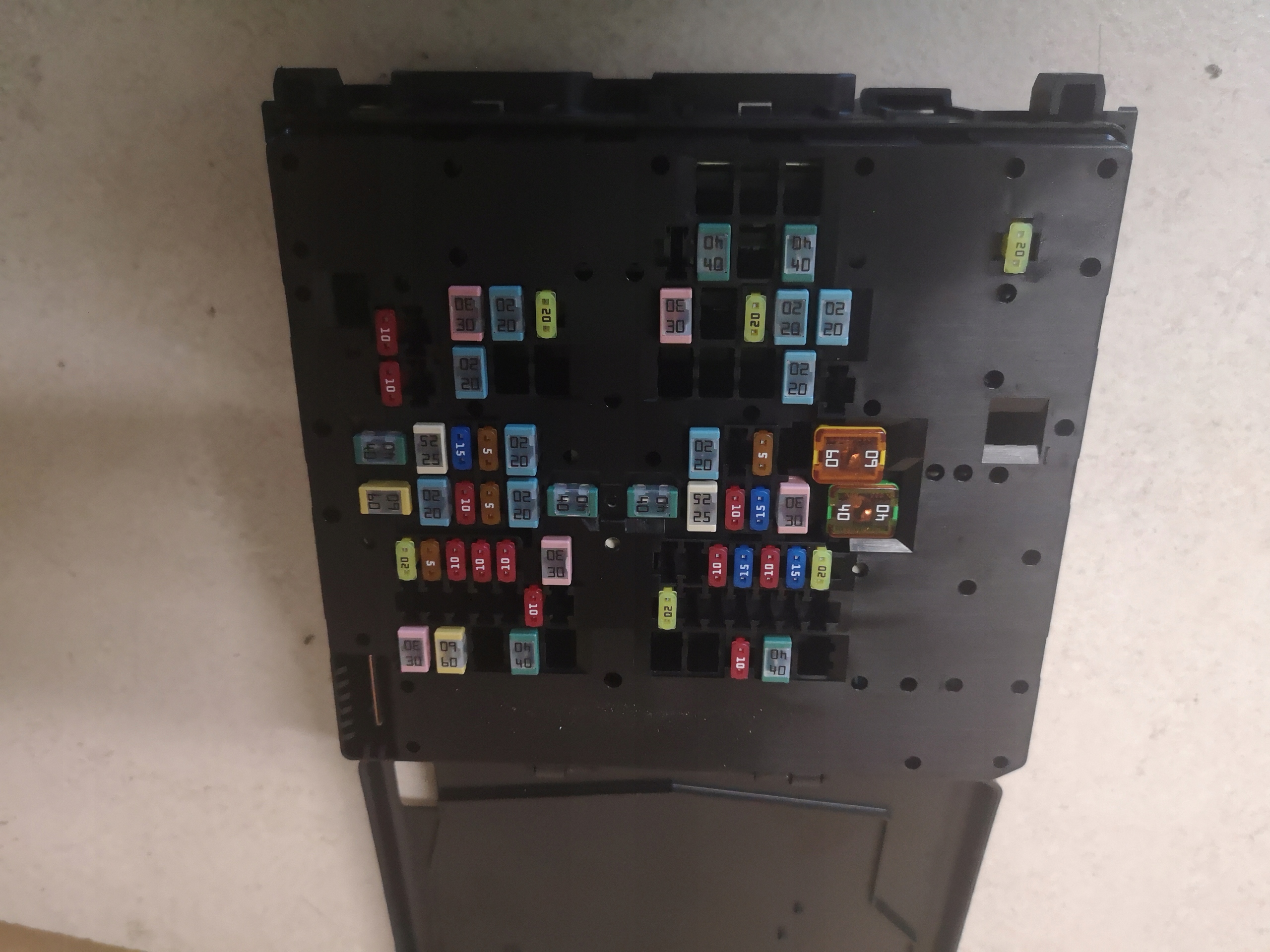 FORD FOCUS MK4 1.0 ECOBOOST SKRZYNKA BEZPIECZNIKÓW Jakość części (zgodnie z GVO) O - oryginał z logo producenta pojazdu (OE)