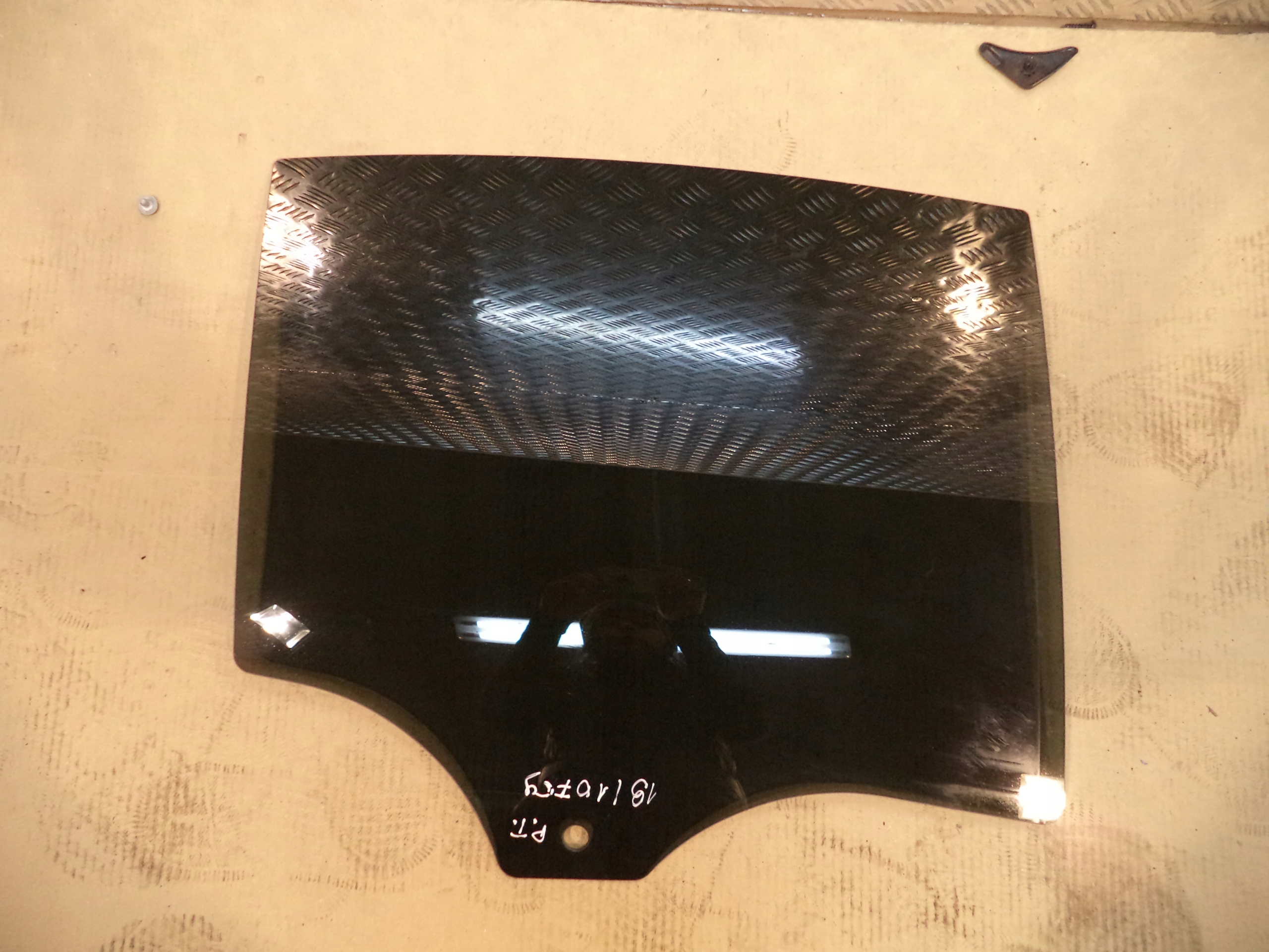 BMW 5 G30 M5 F90 скло правої задньої двері темне