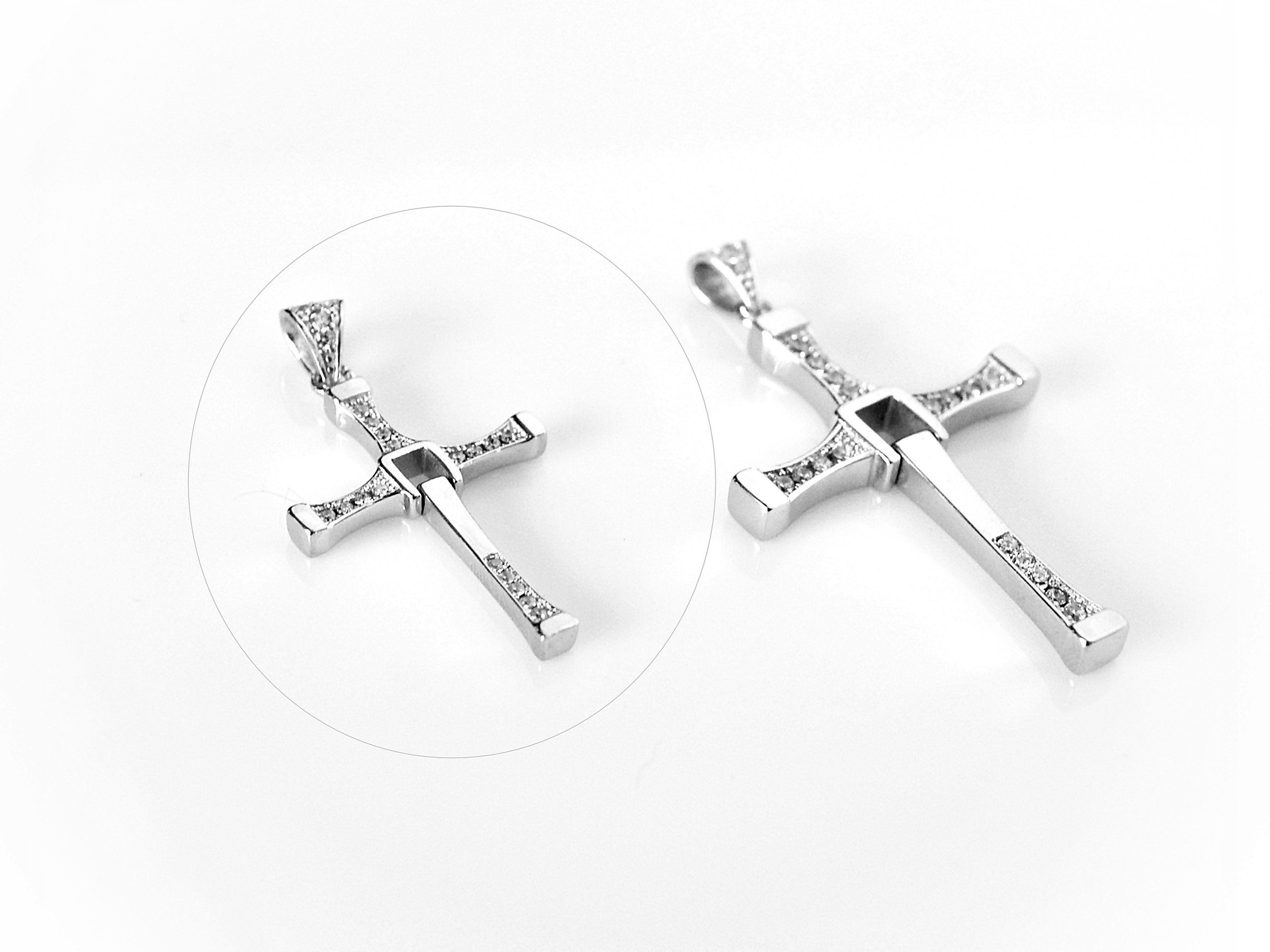 Pr. 925 SREBRO MAŁY KRZYŻ SZYBCY I WŚCIEKLI DIESEL Kamień Cyrkonia