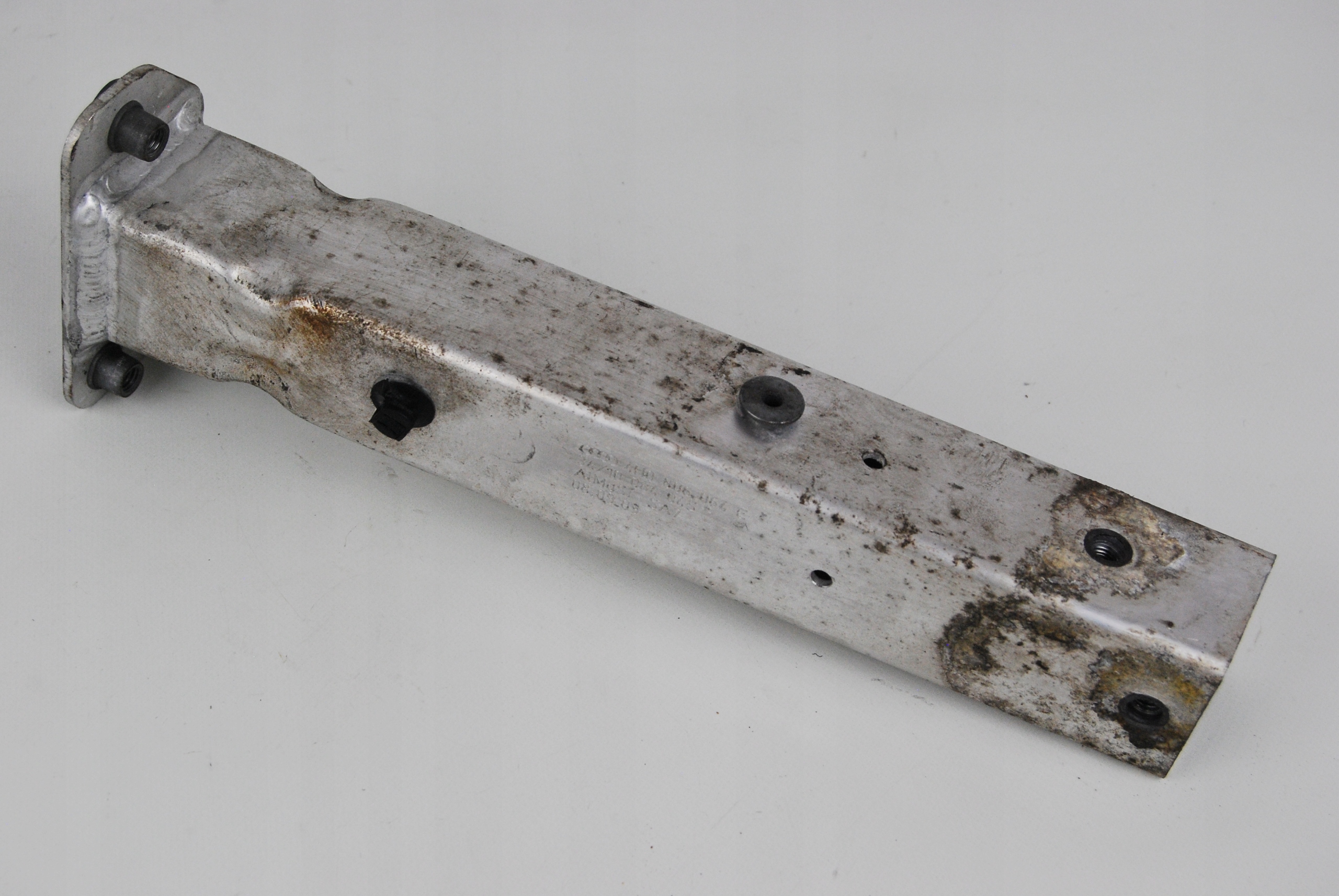 Podluznica strefa zgniotu prawa Audi A8 4H0806064E