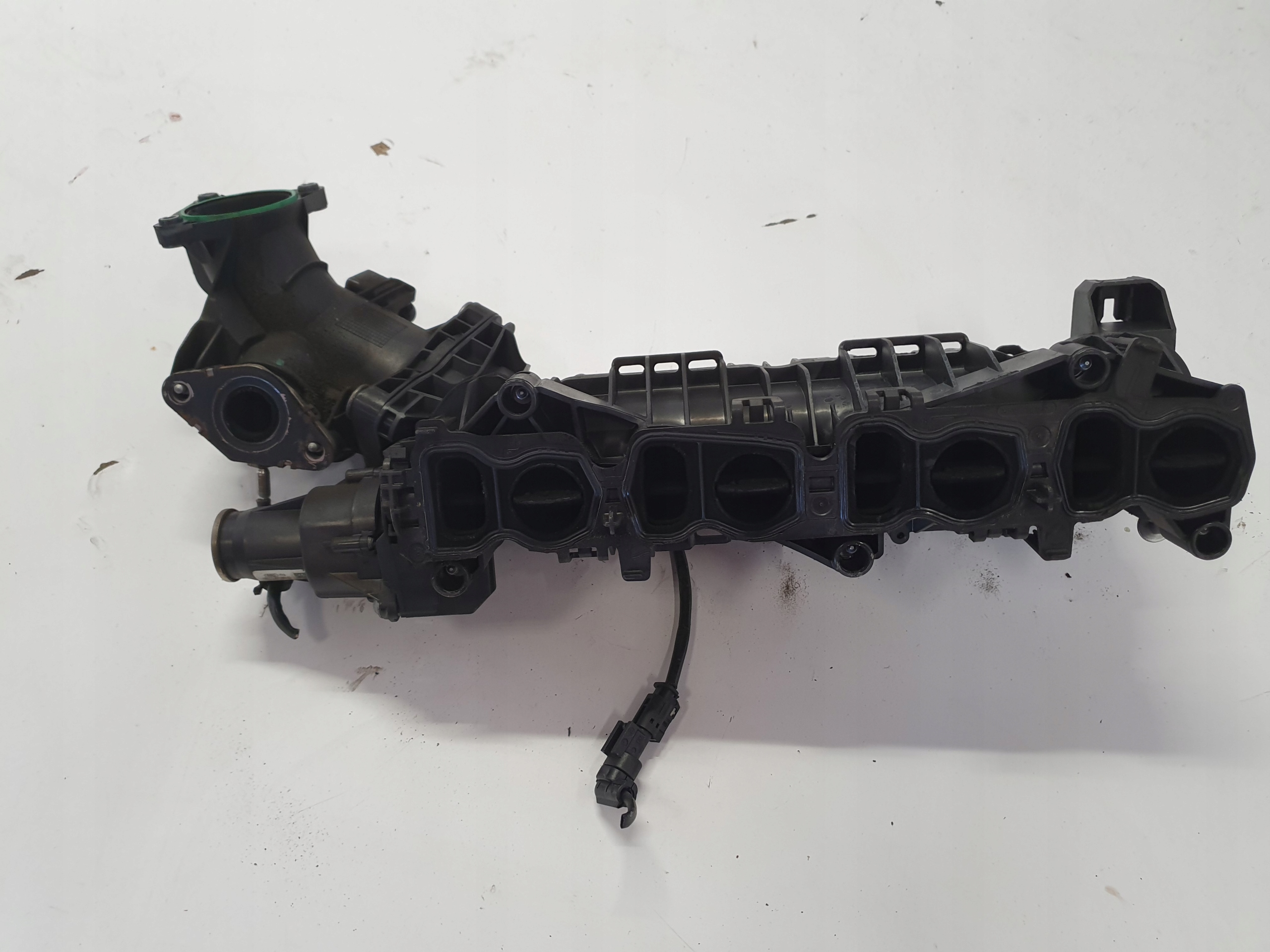 BMW F30 F10 впускний колектор 2.0 D 7807991