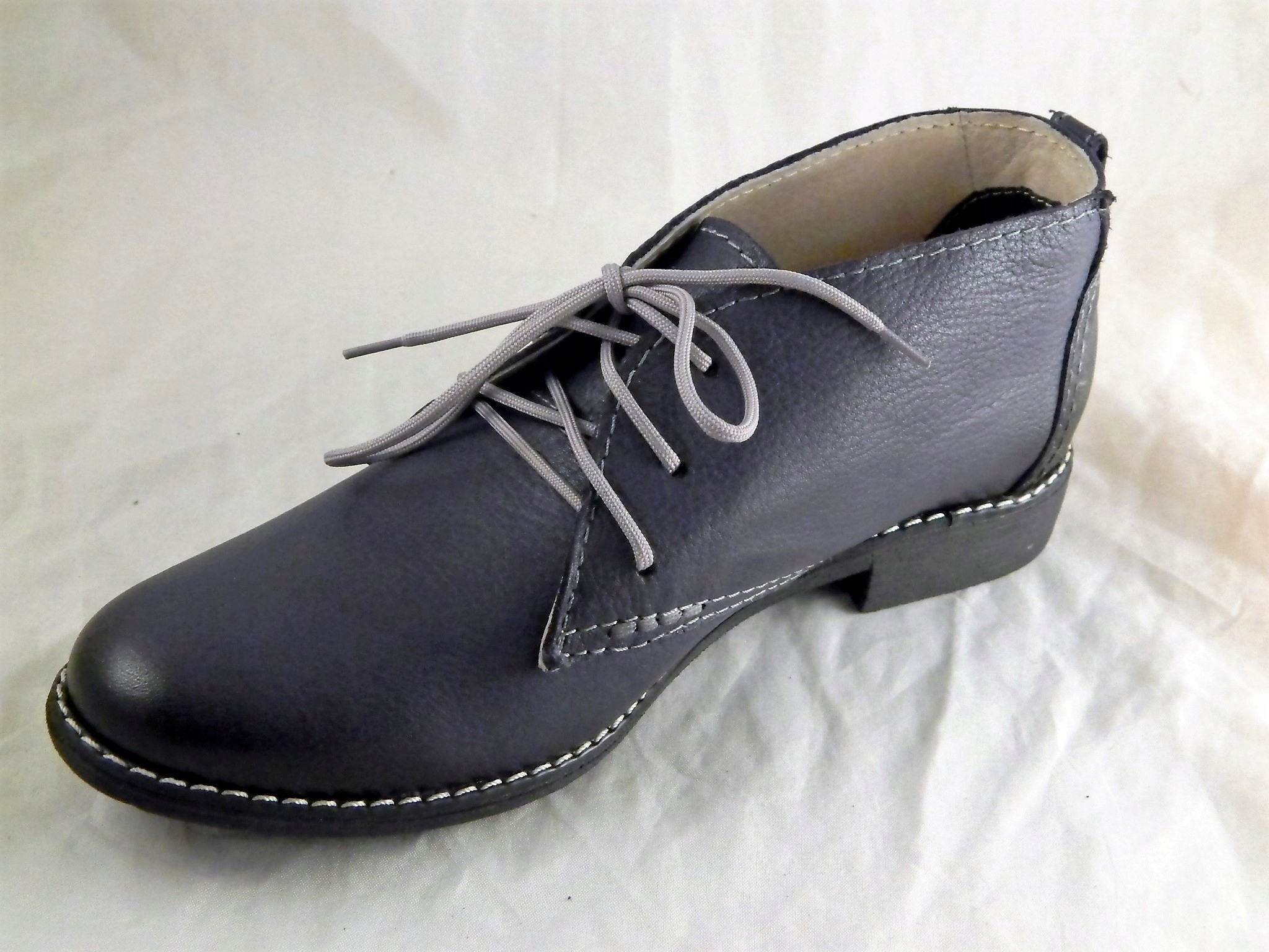 STYLOWE SZNUROWANE TRZEWIKI PÓŁBUTY SKÓRA UNI-60 Kod producenta UNI.60.NIE