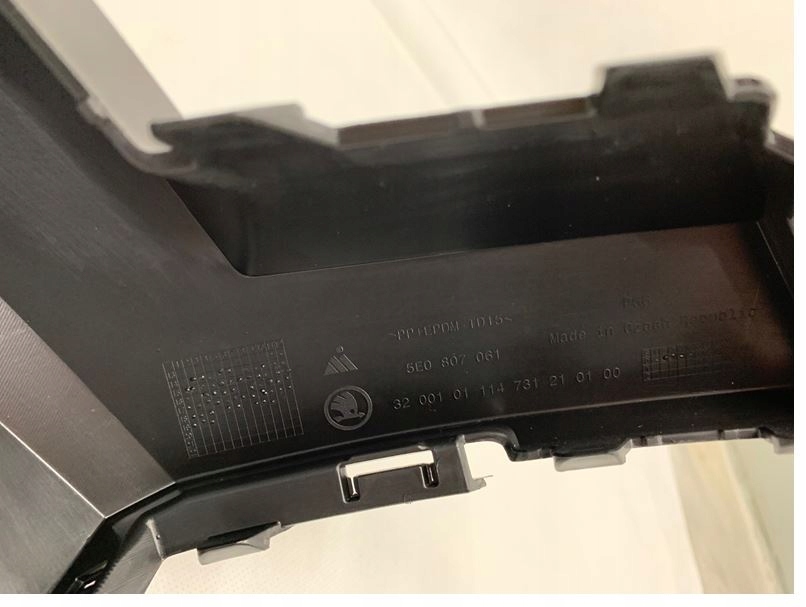 SPOJLER ZAŚLEPKA ZDERZAKA SKODA OCTAVIA 3 SCOUT Kolor czarny