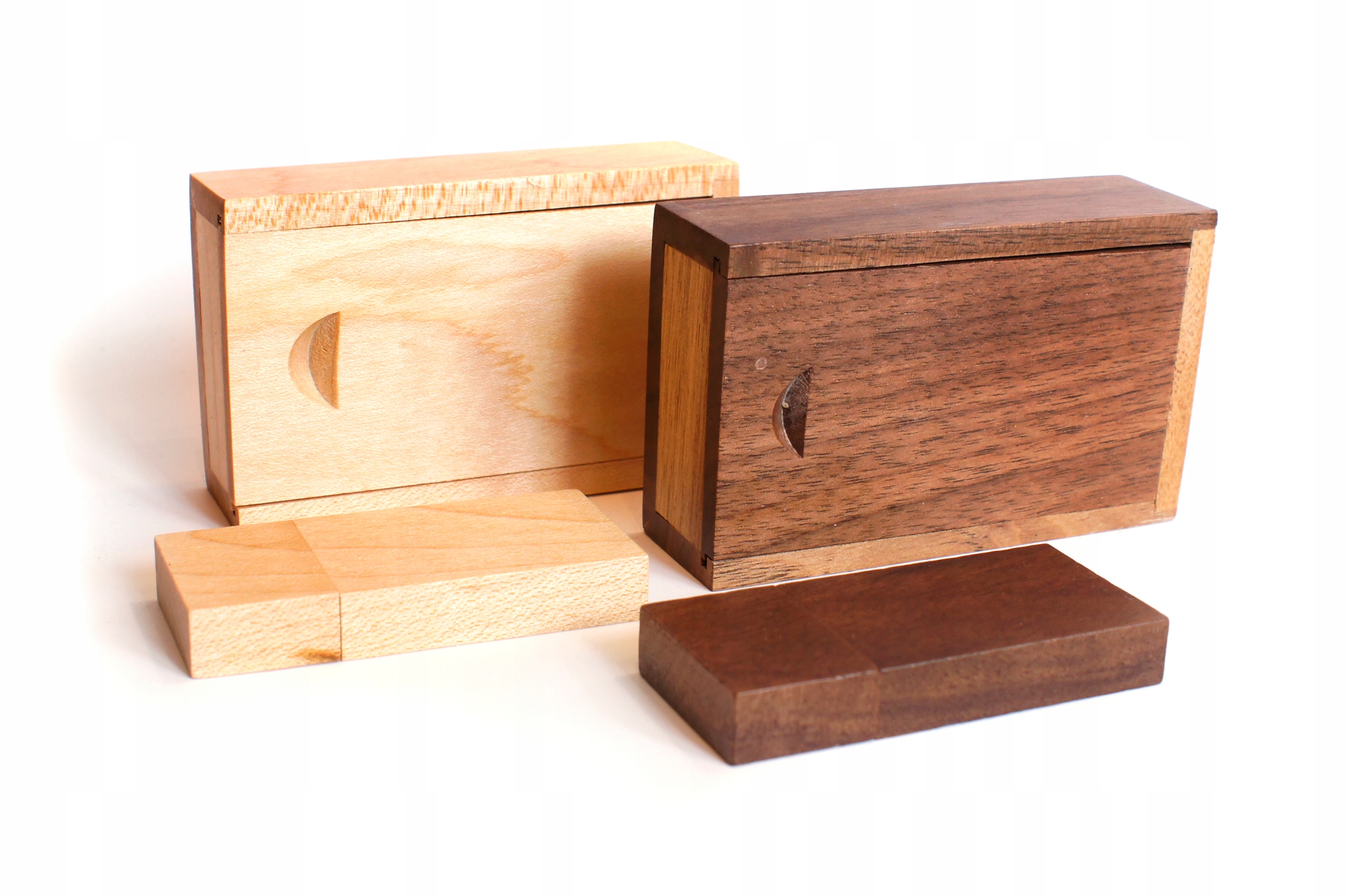 Pendrive drewniane 8 GB + pudełko + Mech Pojemność 8 GB