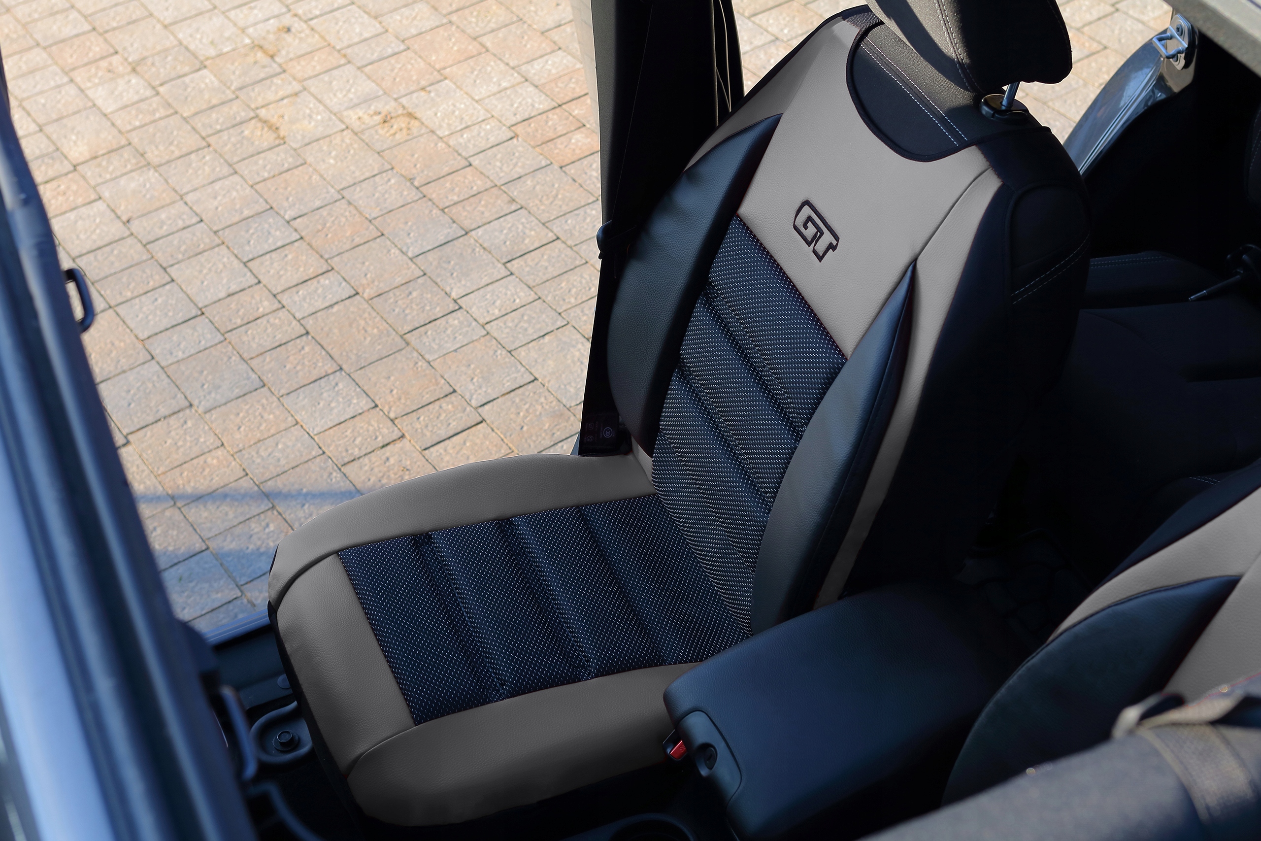 MATA PROFILOWANA POKROWIEC do RENAULT MASTER 2 3 4 Model GT Ergonomic