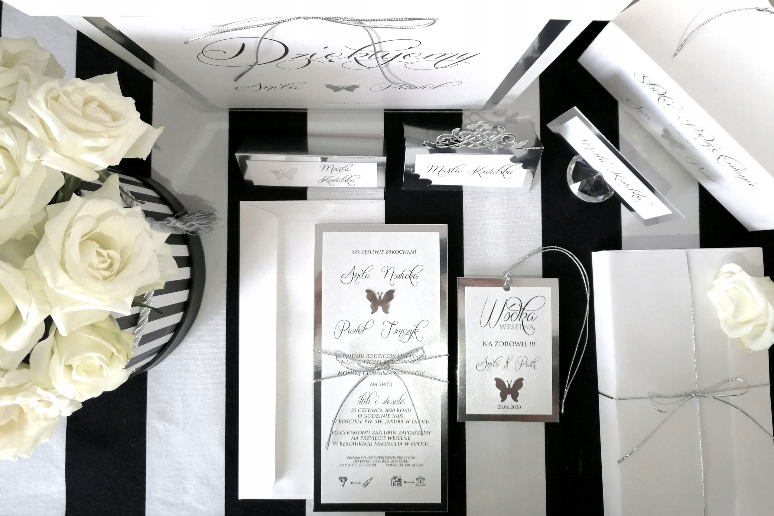 WINIETKI SILVER MIRROR NA STOŁY WIZYTÓWKI SREBRNE Kolor dominujący srebrny