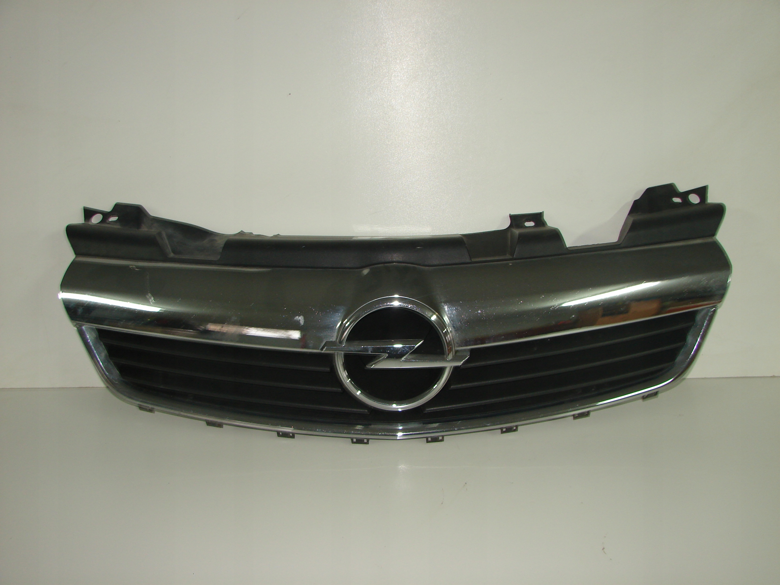 Atrapa kratka grill OPEL ZAFIRA B 05-08
