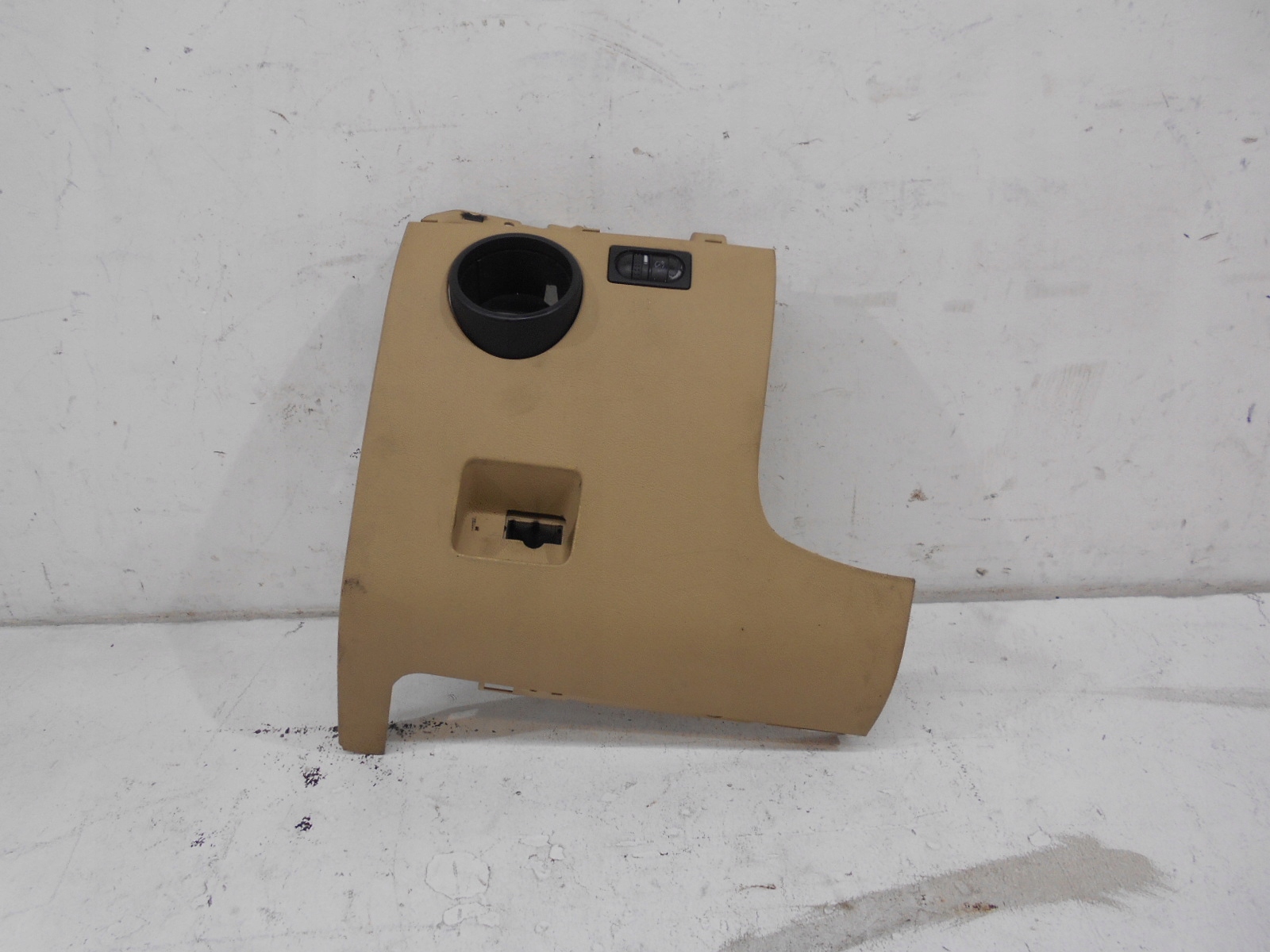 OSŁONA KONSOLI POD KIEROWNICE VW TOUAREG 02-10