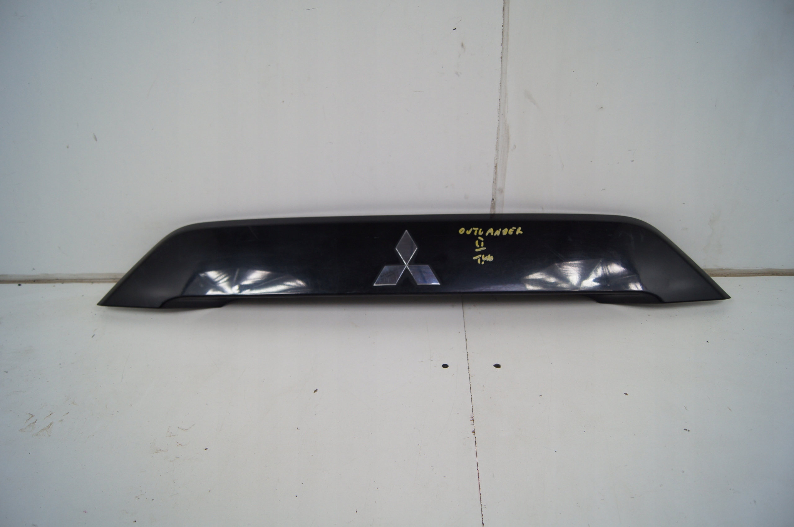 Кришка багажника Mitsubishi Outlander II