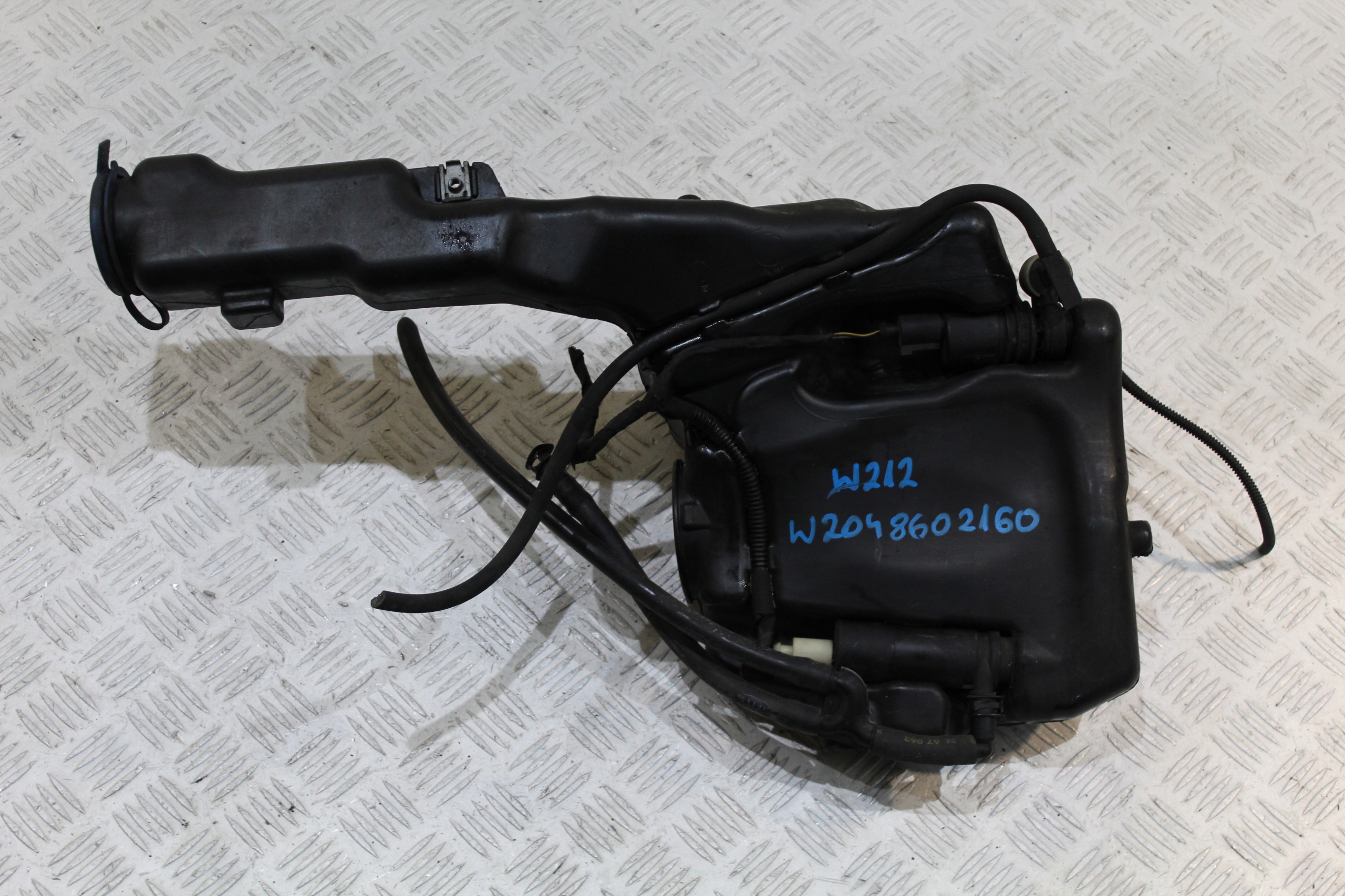 washer fluid tank XENON E-KLASA W212