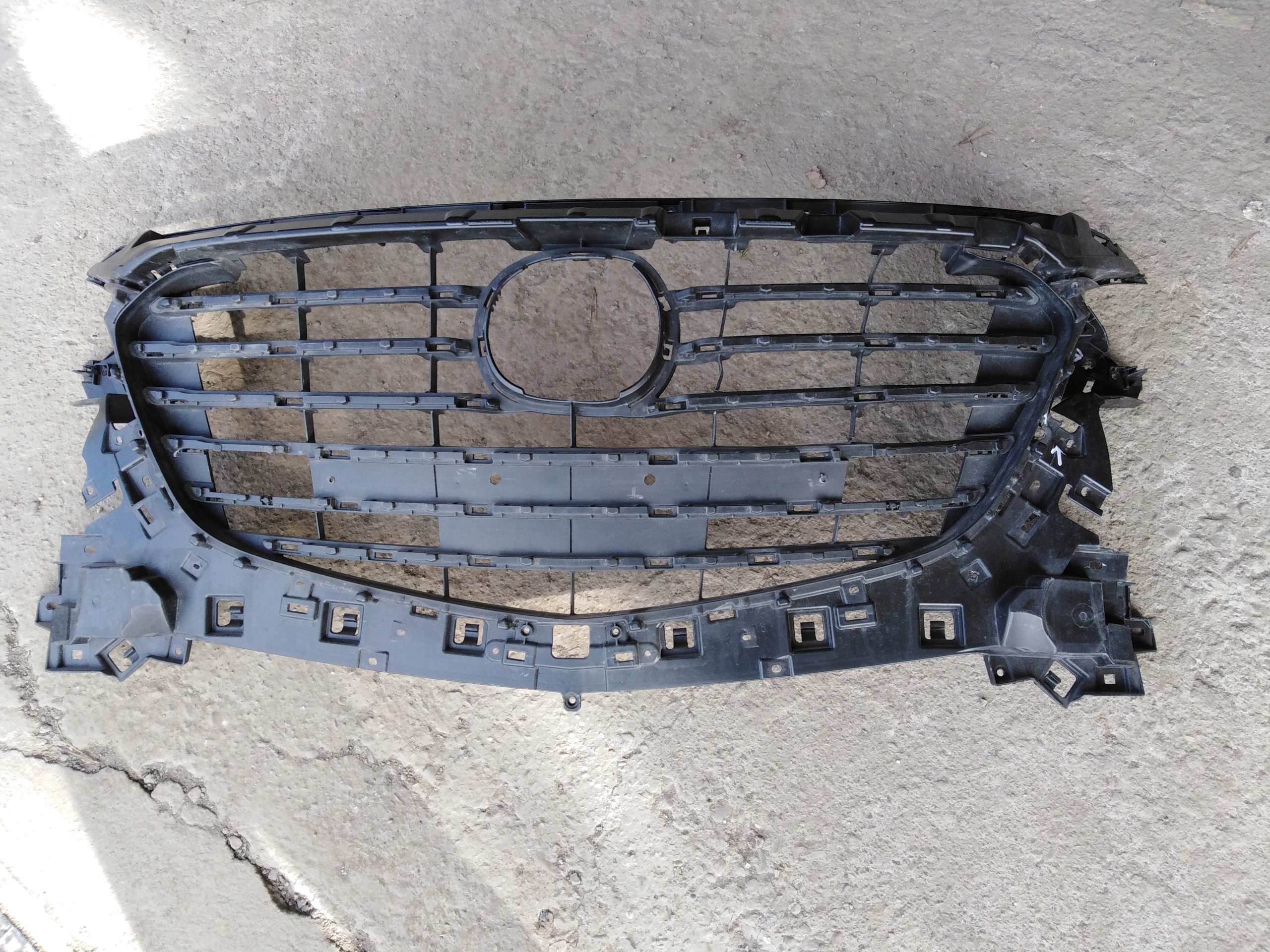 GRILL ATRAPA MAZDA 3 BM LIFT 17-18r BADH-50712