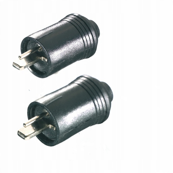 

Markowy Adapter Wtyczka Głośnikowa Din kpl 2szt