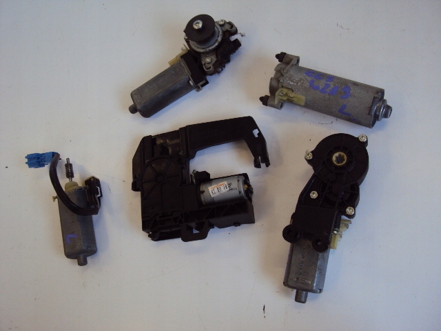 Левый передний SEAT MOTORS MERCEDES CLS W219