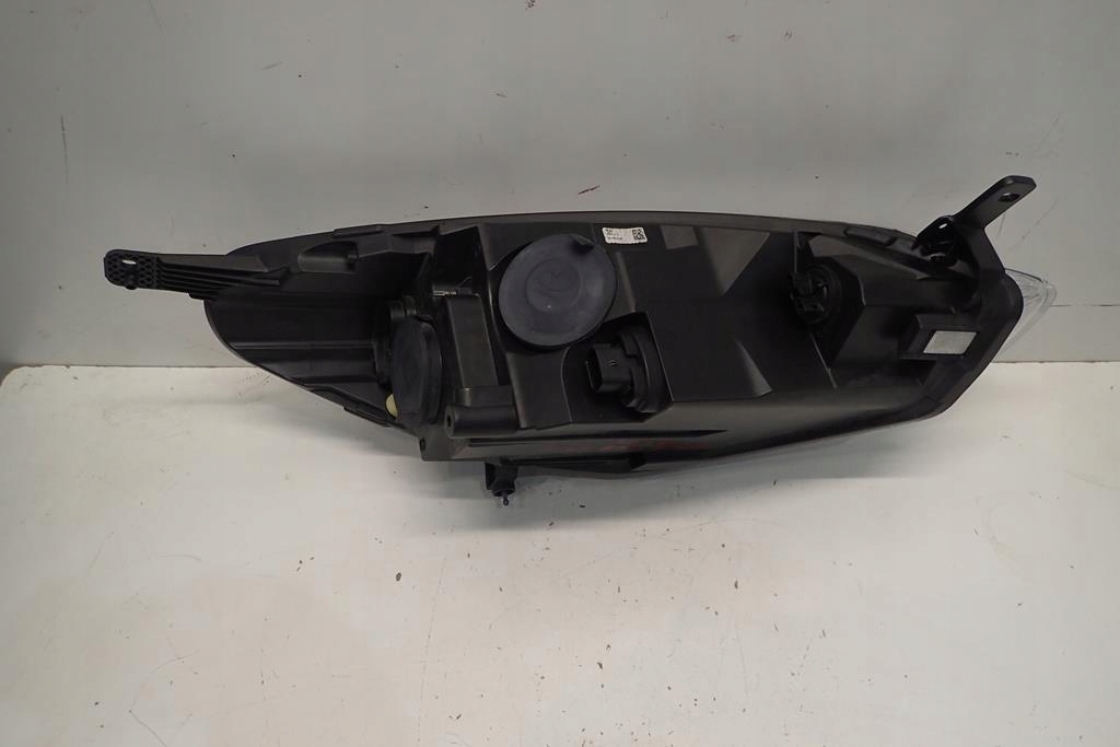 light front front left FORD FIESTA MK8 17