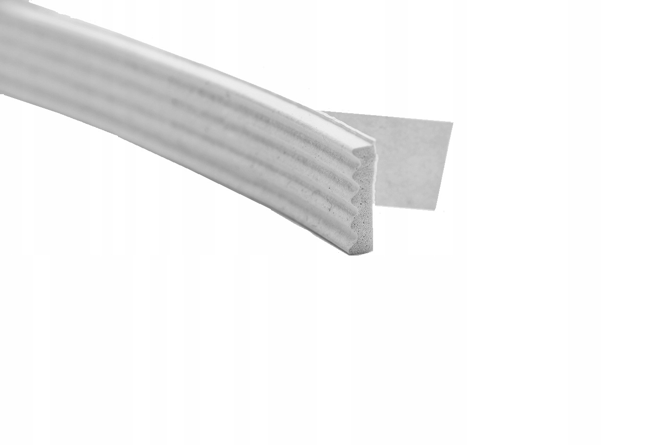 USZCZELKA z KLEJEM do OKIEN DRZWI SAMOPRZYLEPNA Marka inna