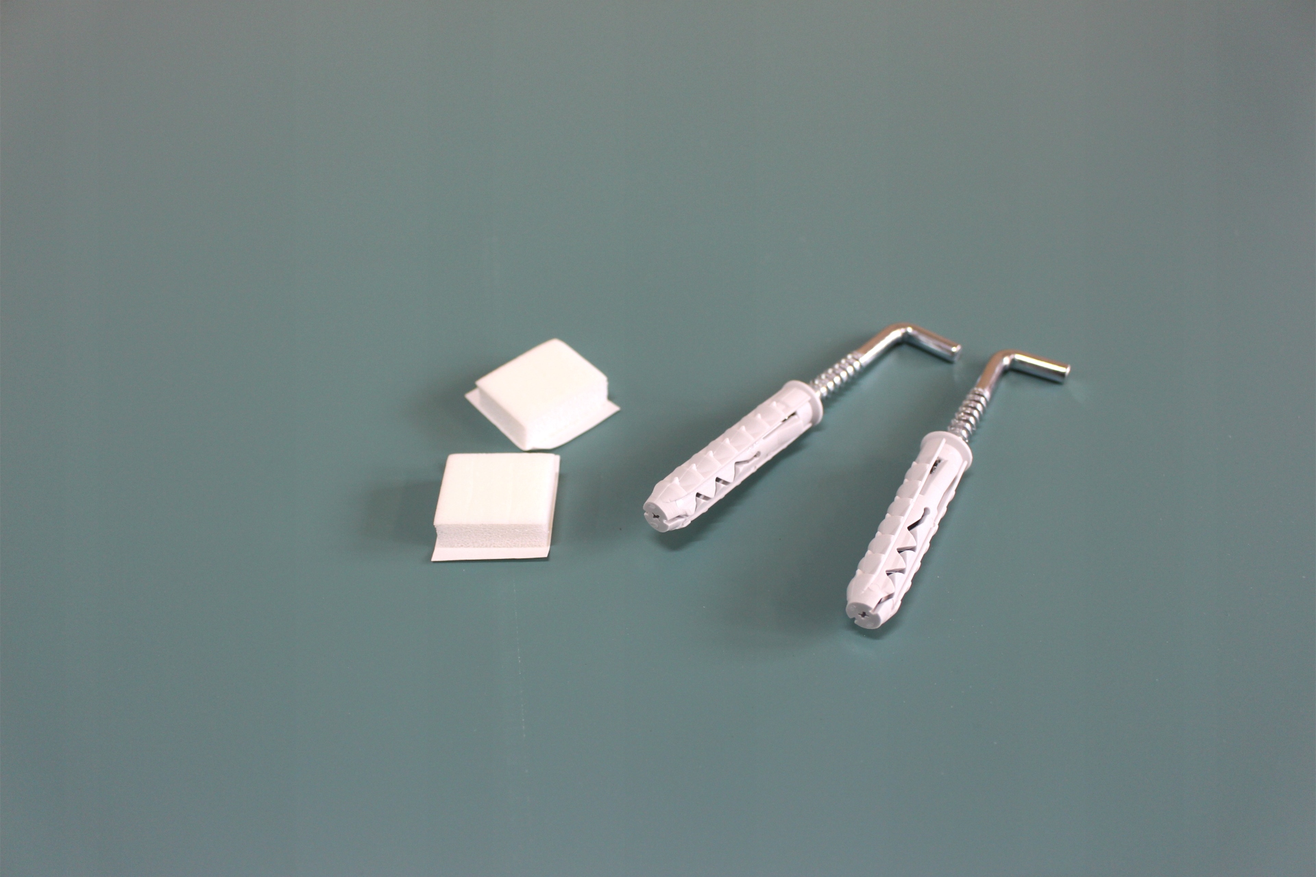 USŁUGA WKLEJENIA ZAWIESZEK + KOŁKI + DYSTANSE Kod producenta DER_2904