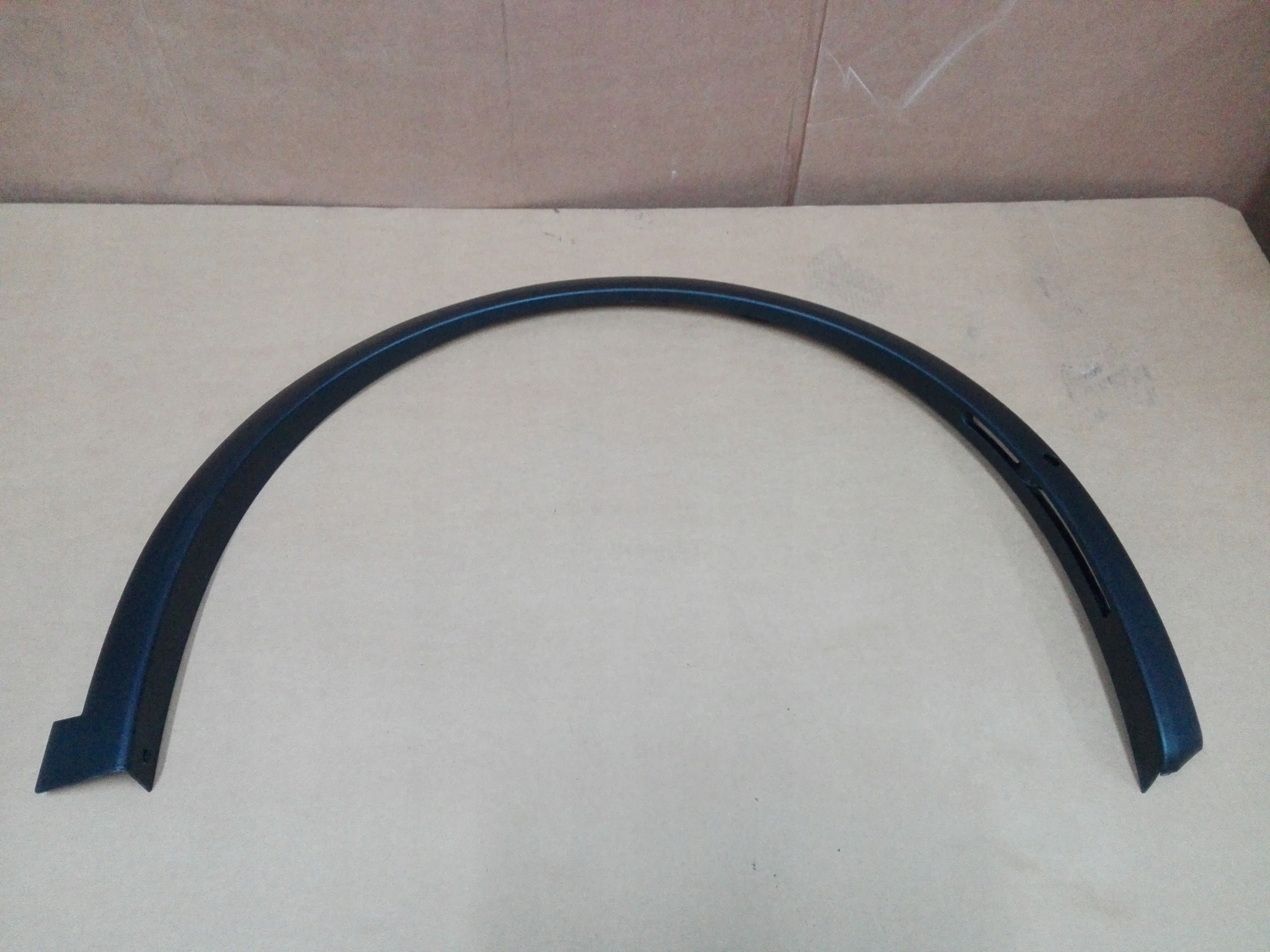 TESLA X LISTWA NA BŁOTNIK PRAWA PRZÓD 1075668-00-A