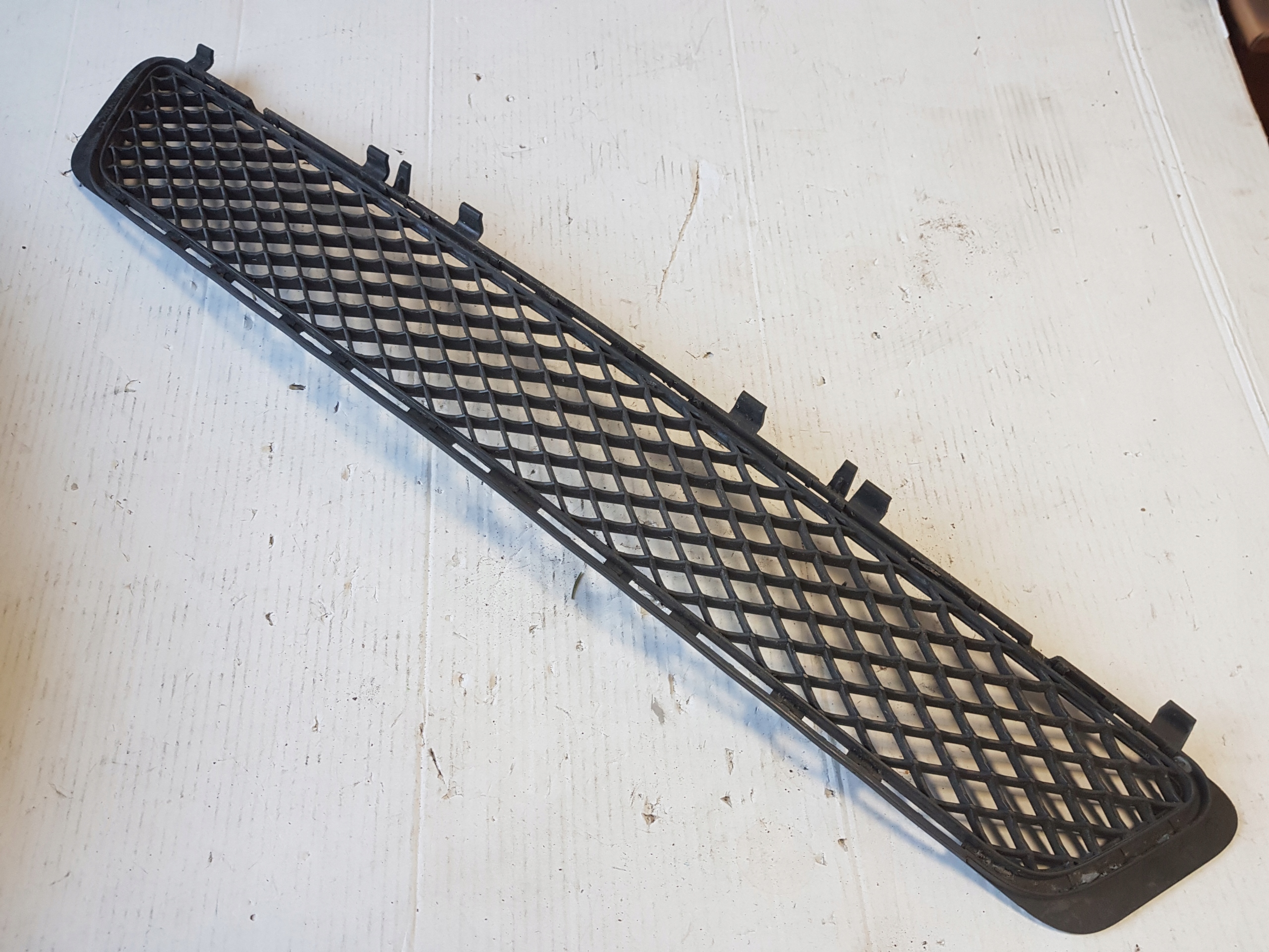 2128850523 - Решітка бампера MERCEDES W212 перед ліфтом