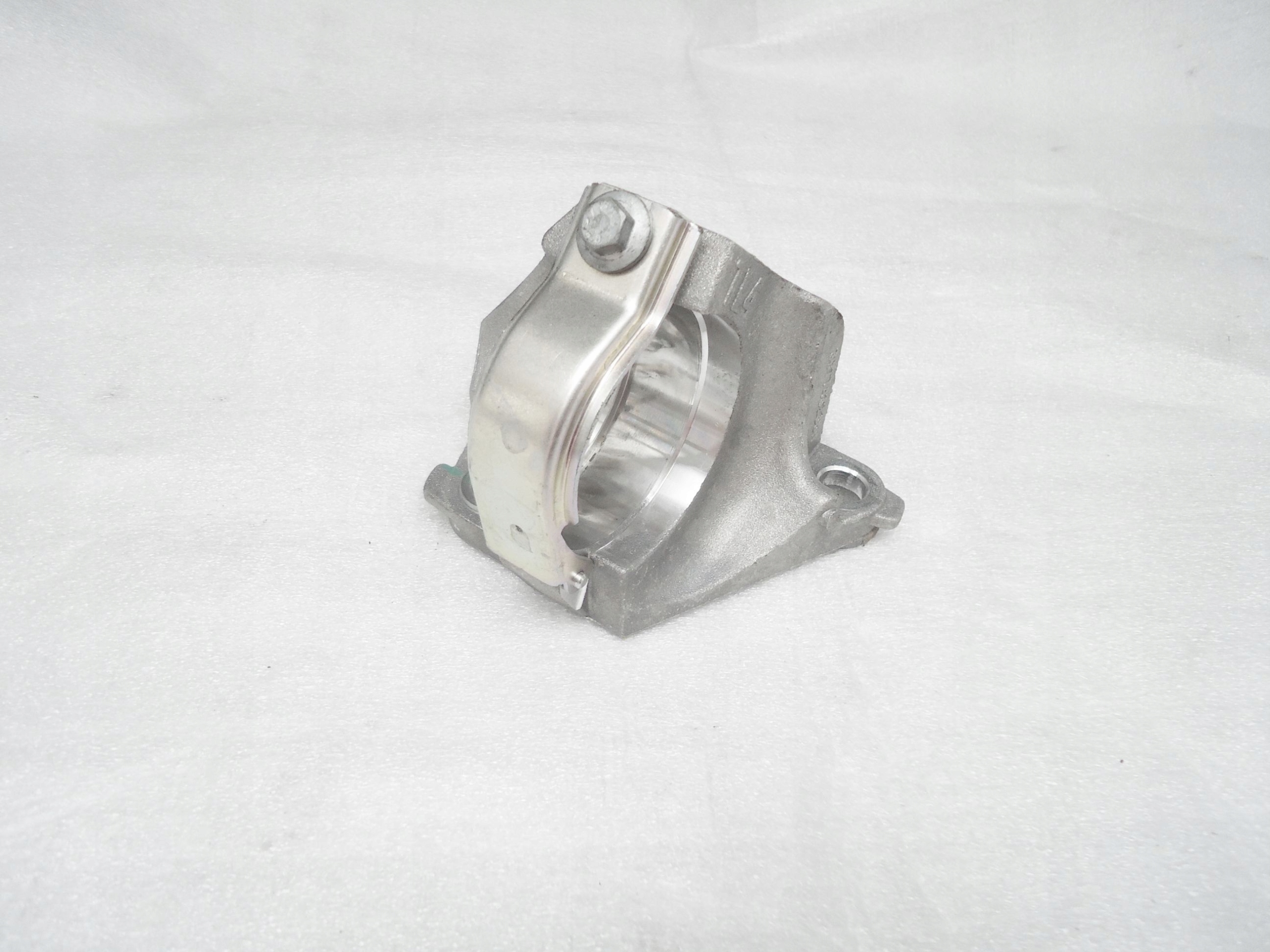 397743238R - RENAULT MEGANE SCENIC 1,3 TCE ПОЛУОСЕВАЯ ОПОРА