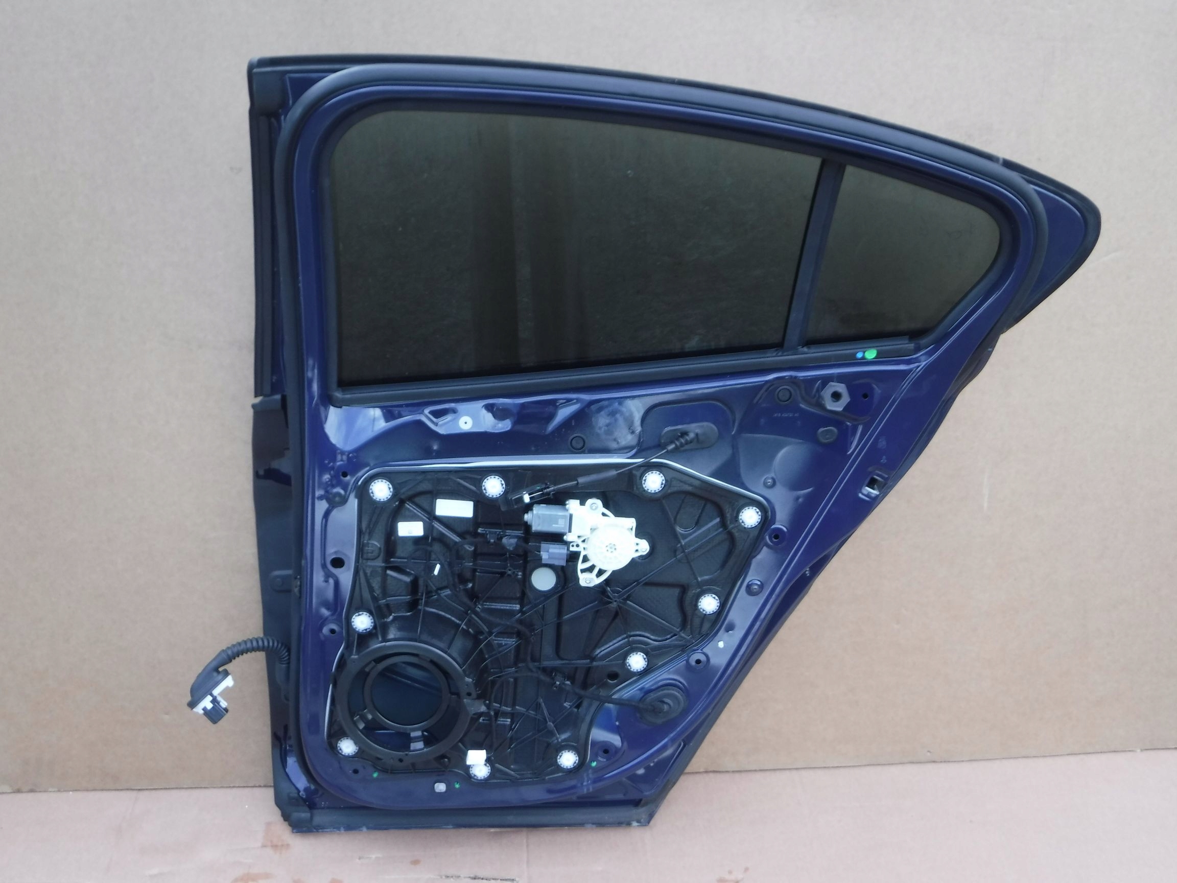 DRZWI PRAWE TYLNE FORD FOCUS MK4 BLAZER BLUE 5D Typ samochodu Samochody osobowe