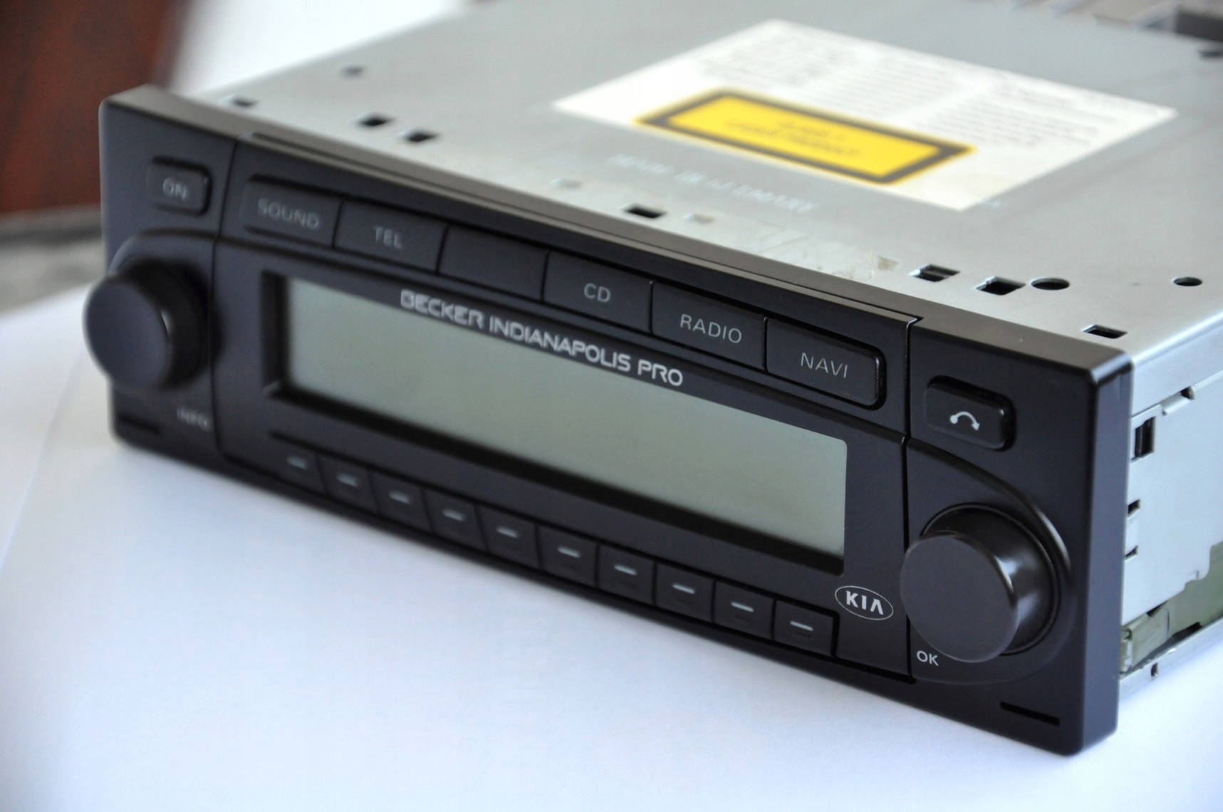 RADIO SAMOCHODOWE BECKER INDIANAPOLIS PRO FM MP3 Komunikacja Bluetooth