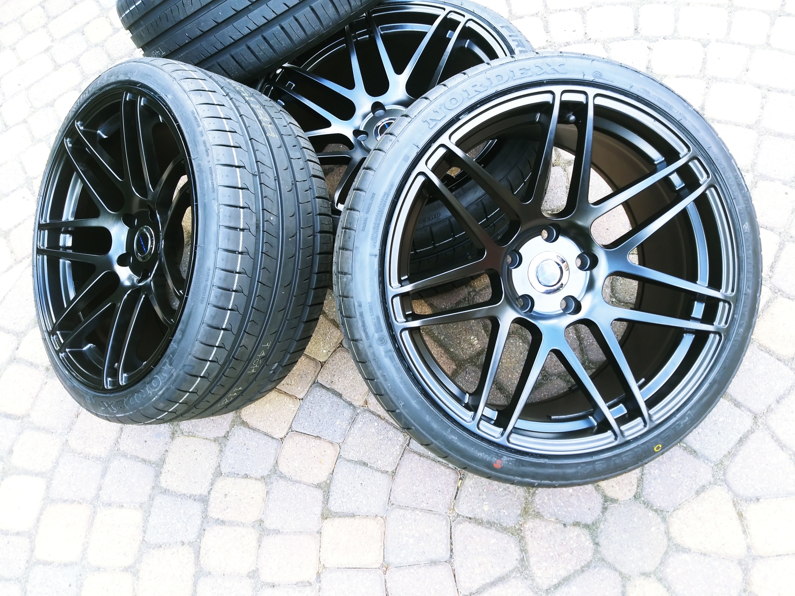 KOŁA Varstoen Ssa04 19" KOMPLET BMW E60 E39 Profil opony 35