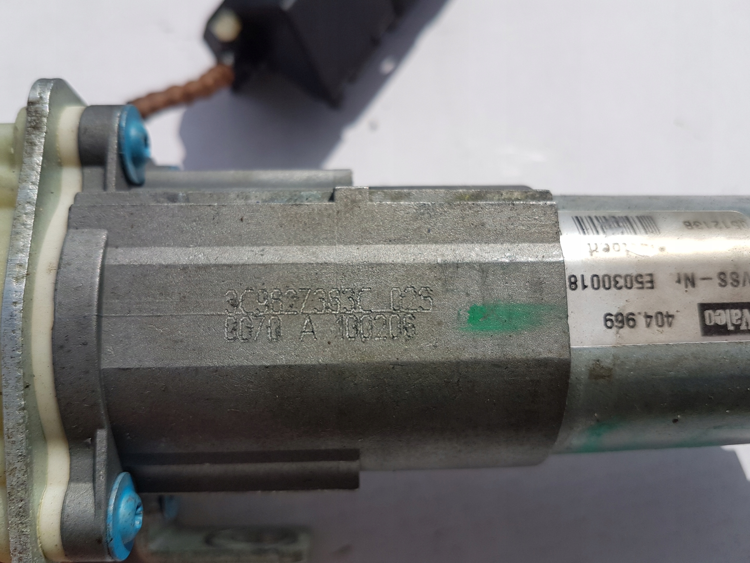 PASSAT B6 SILNICZEK KLAPY 3C9827384C 3C9827383C Producent części Volkswagen OE