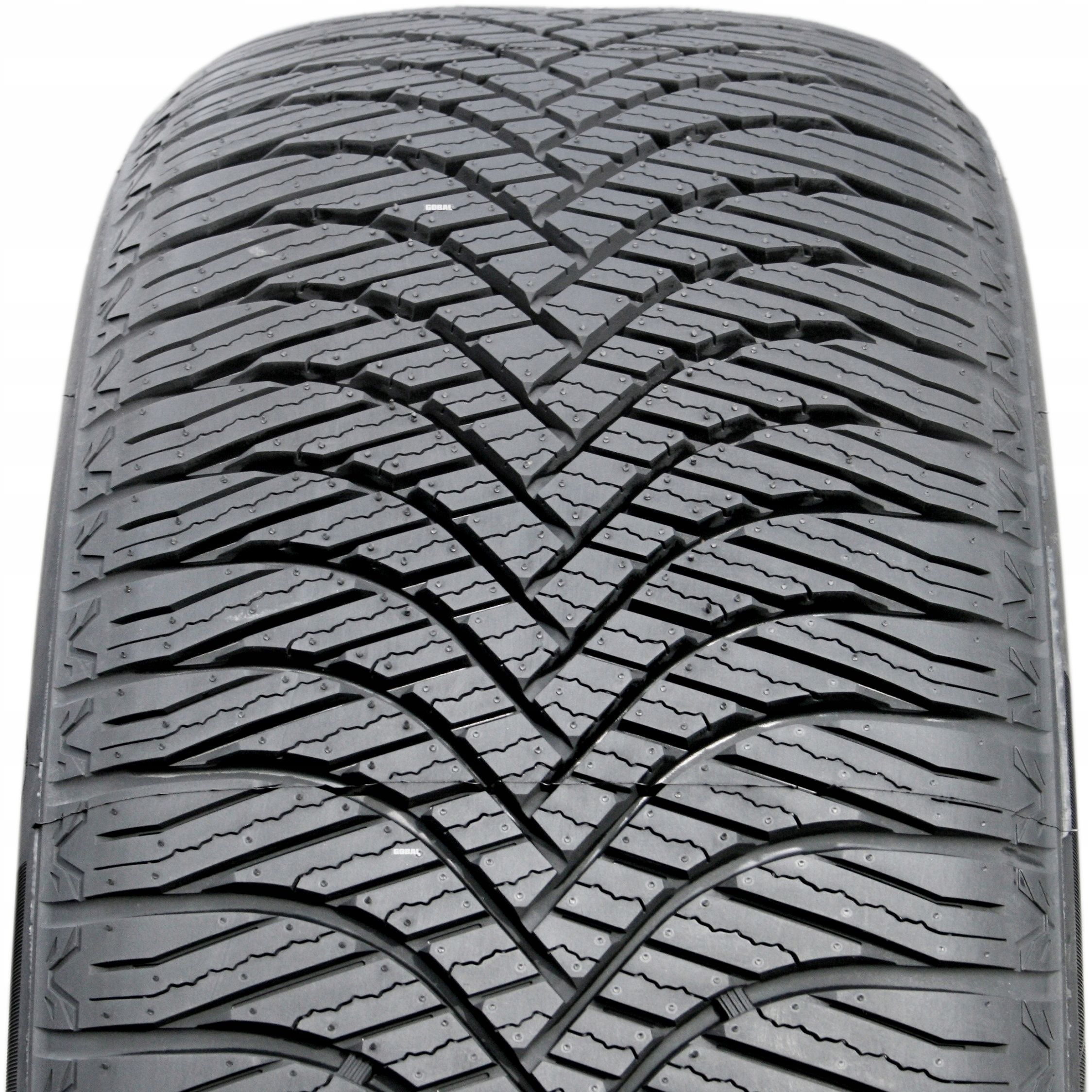 

2 Opony całoroczne 235/50R18 Goodride All Season