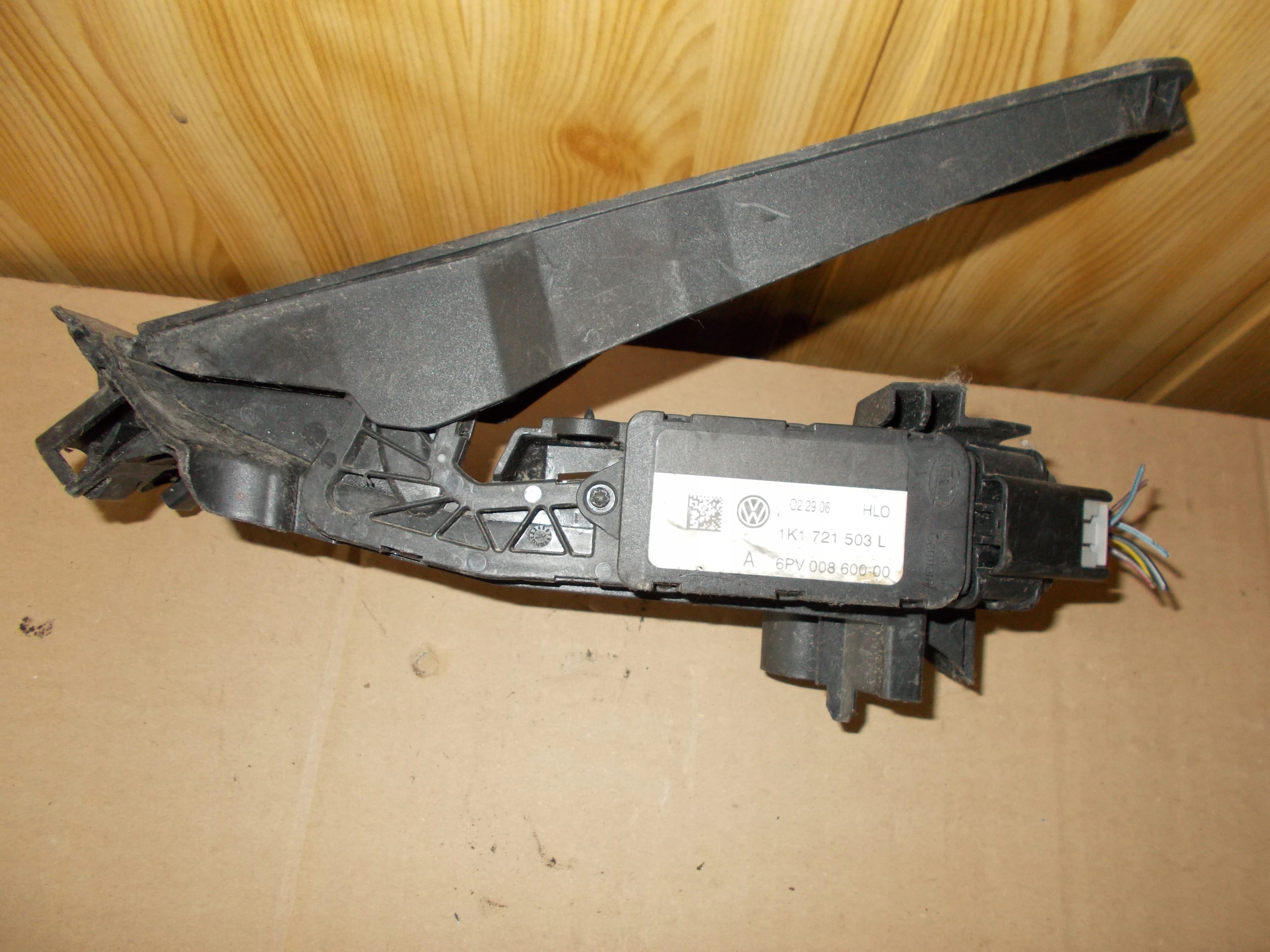педаль газа oem 1K1721503L
