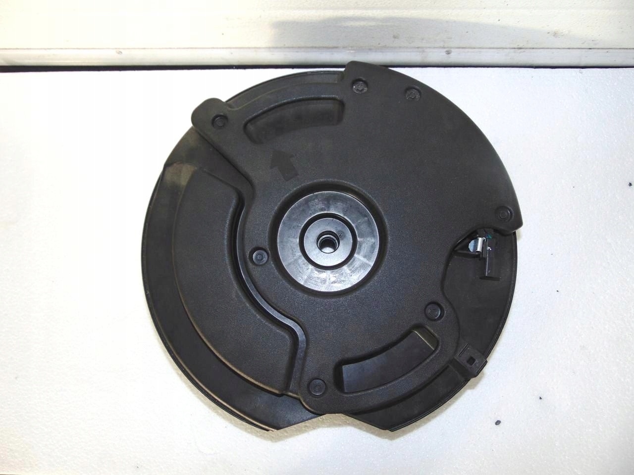 95941989 - Динамик subufer BOSE OPEL MOKKA