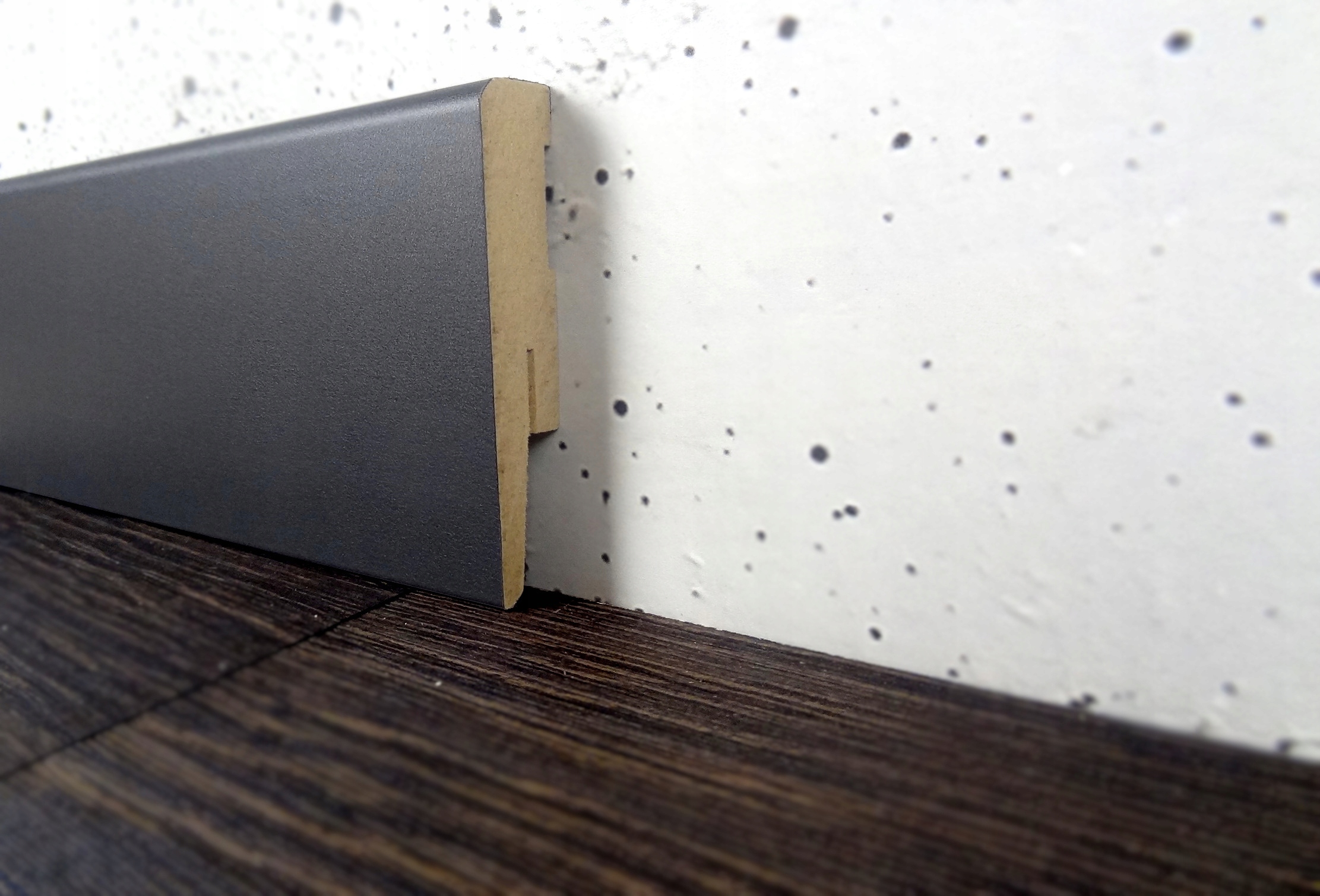 8cm LISTWA PRZYPODŁOGOWA FORMATOWANA MDF ANTRACYT Kod producenta PM1 Antracyt