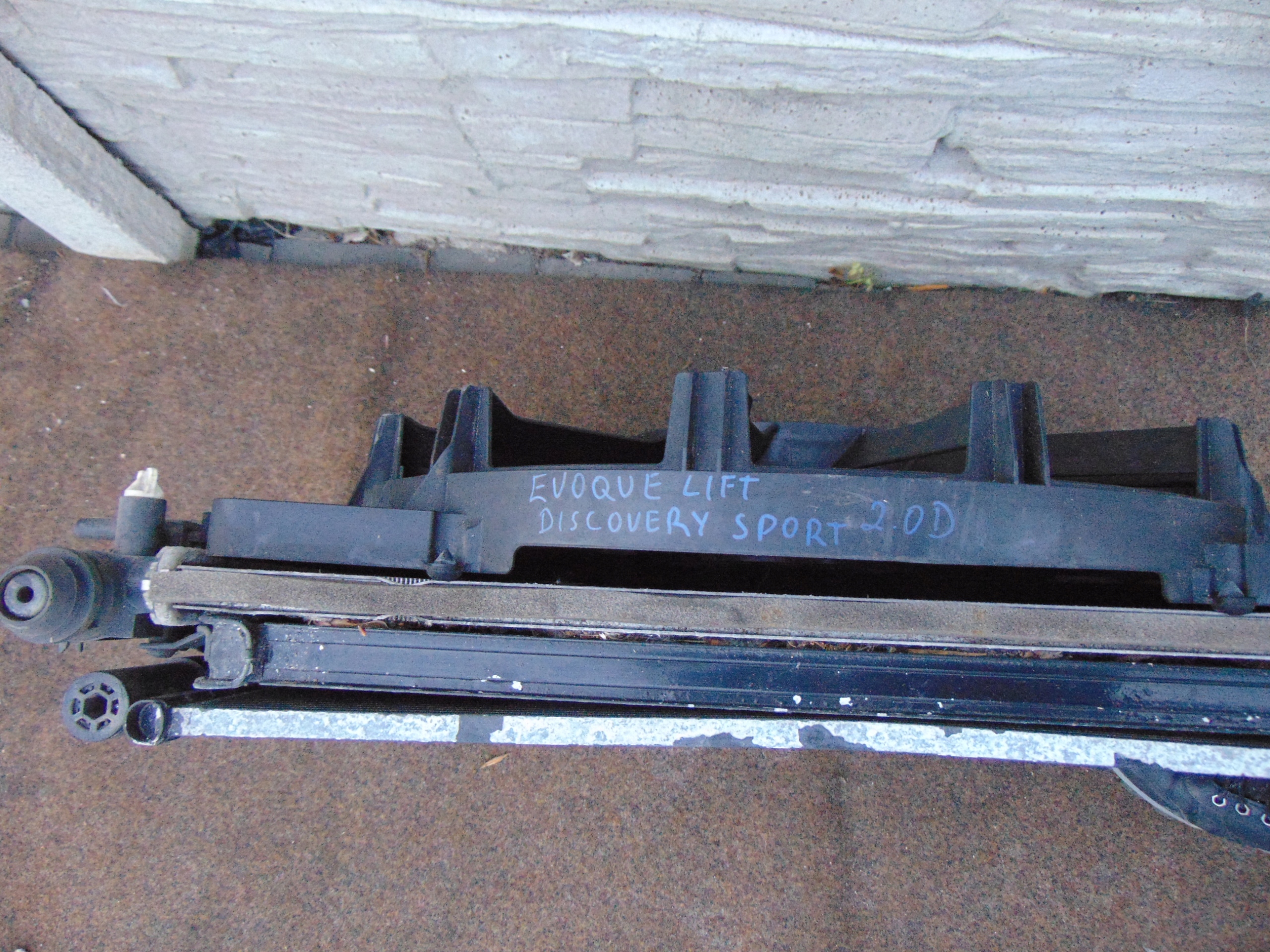 CHŁODNICE DISCOVERY SPORT EVOQUE LIFT 17r Producent części Land Rover OE