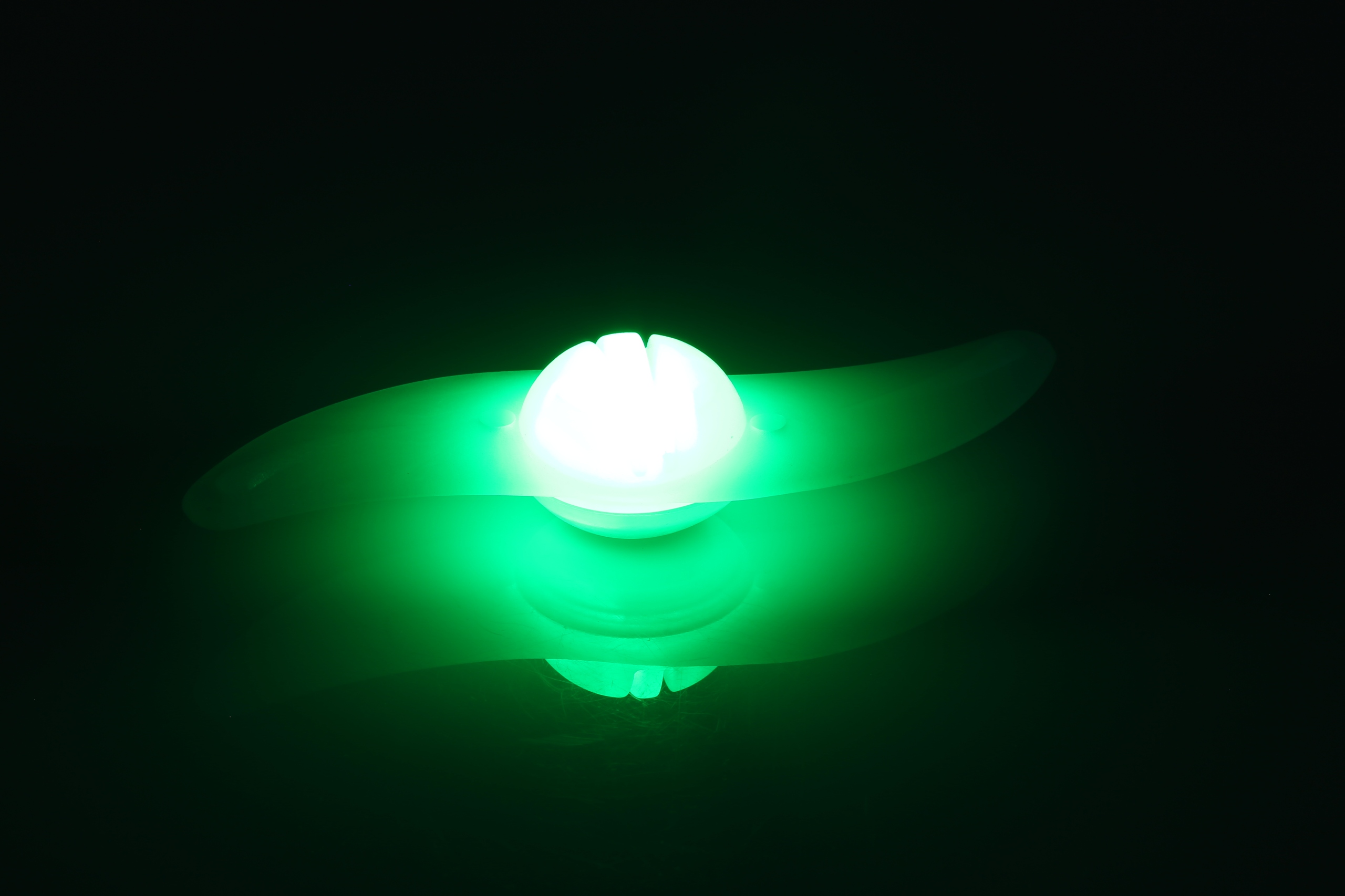 LAMPKA LED NA SZPRYCHY KOŁA ROWER NAKŁADKA KOLORY Marka Inna marka