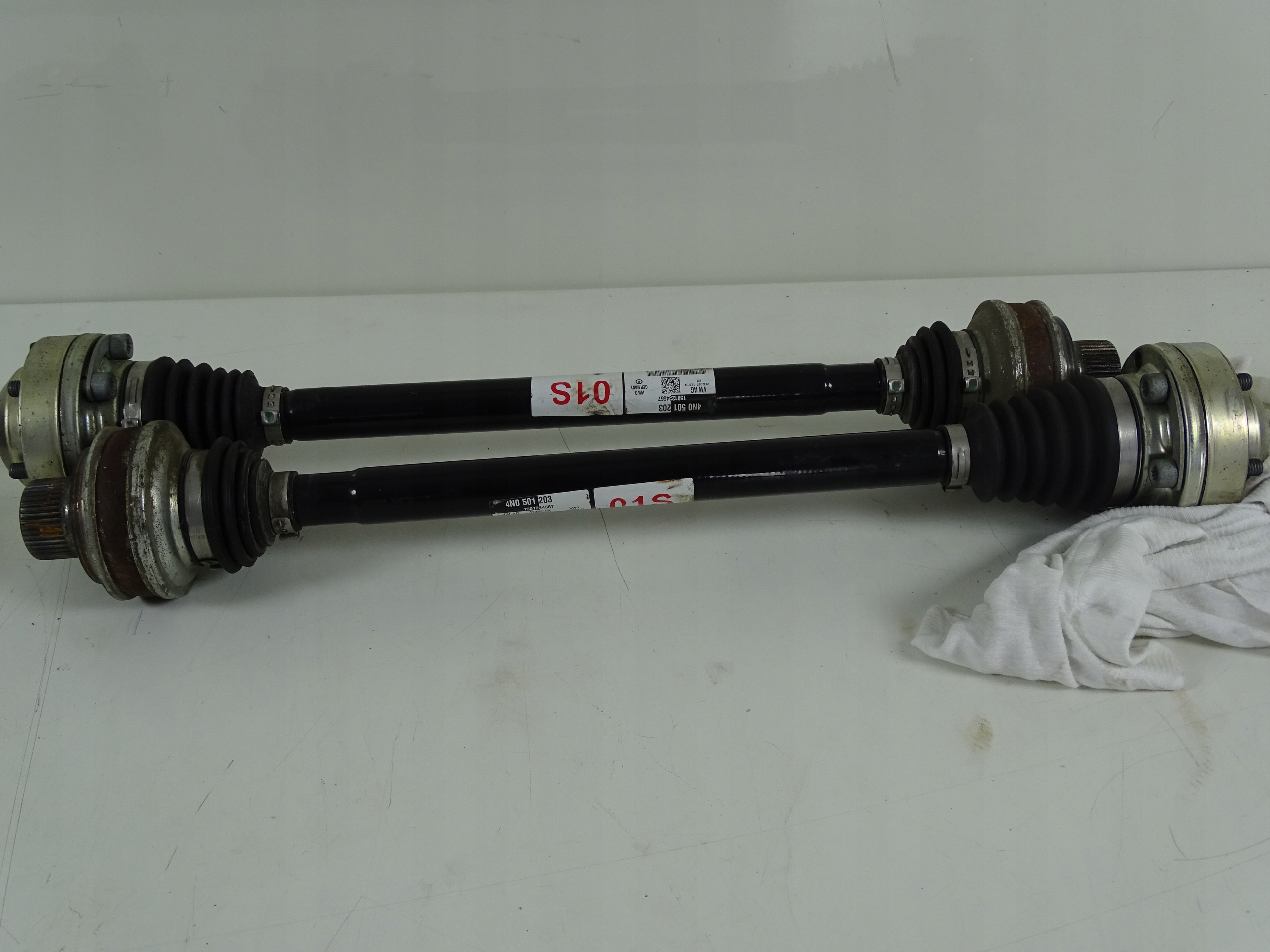 AUDI A8n D5 ПОЛУОСЬ TYLNAn0501203