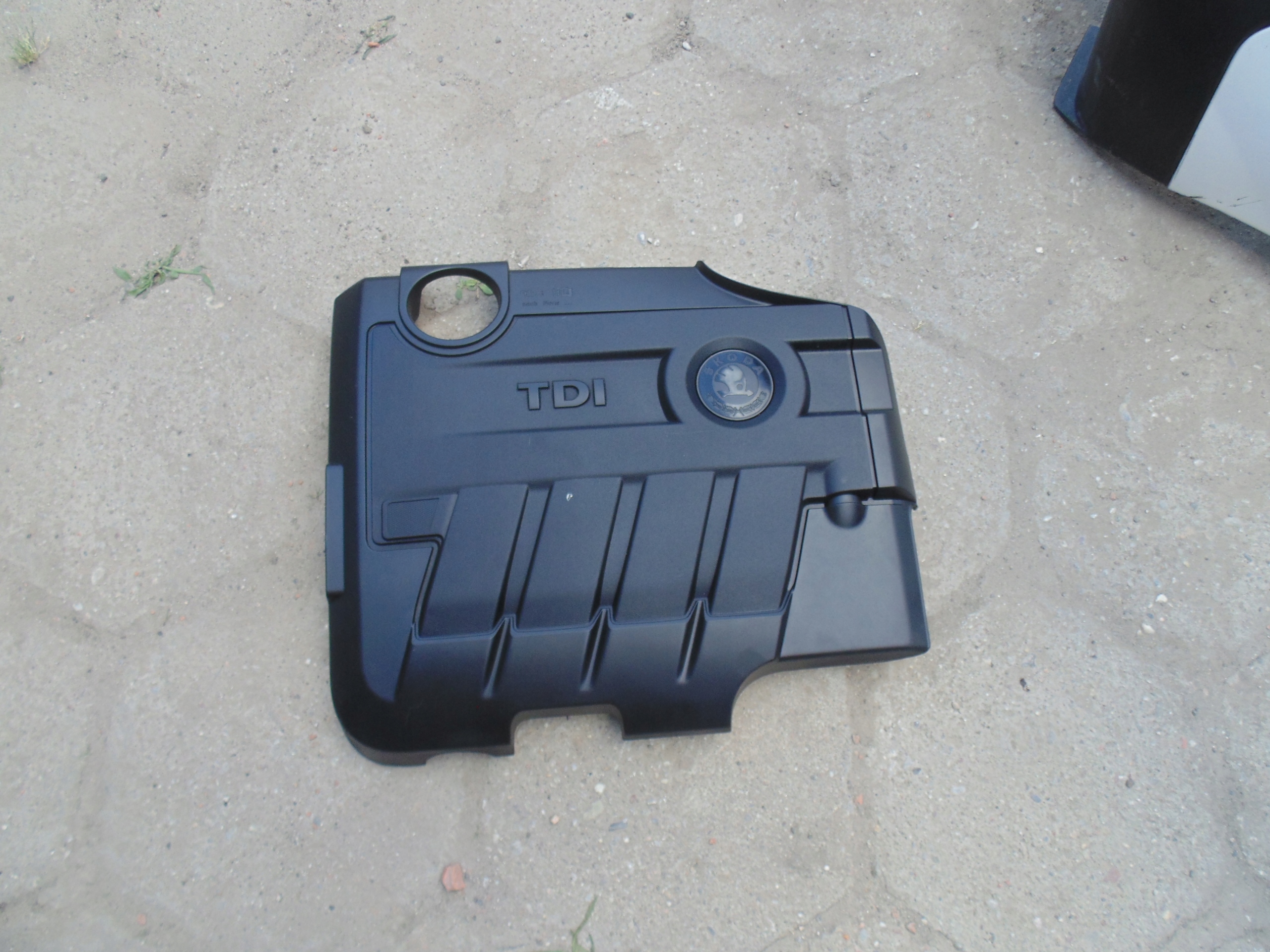 Капот двигателя SuperB II Octavia Yeti 2.0 TDI