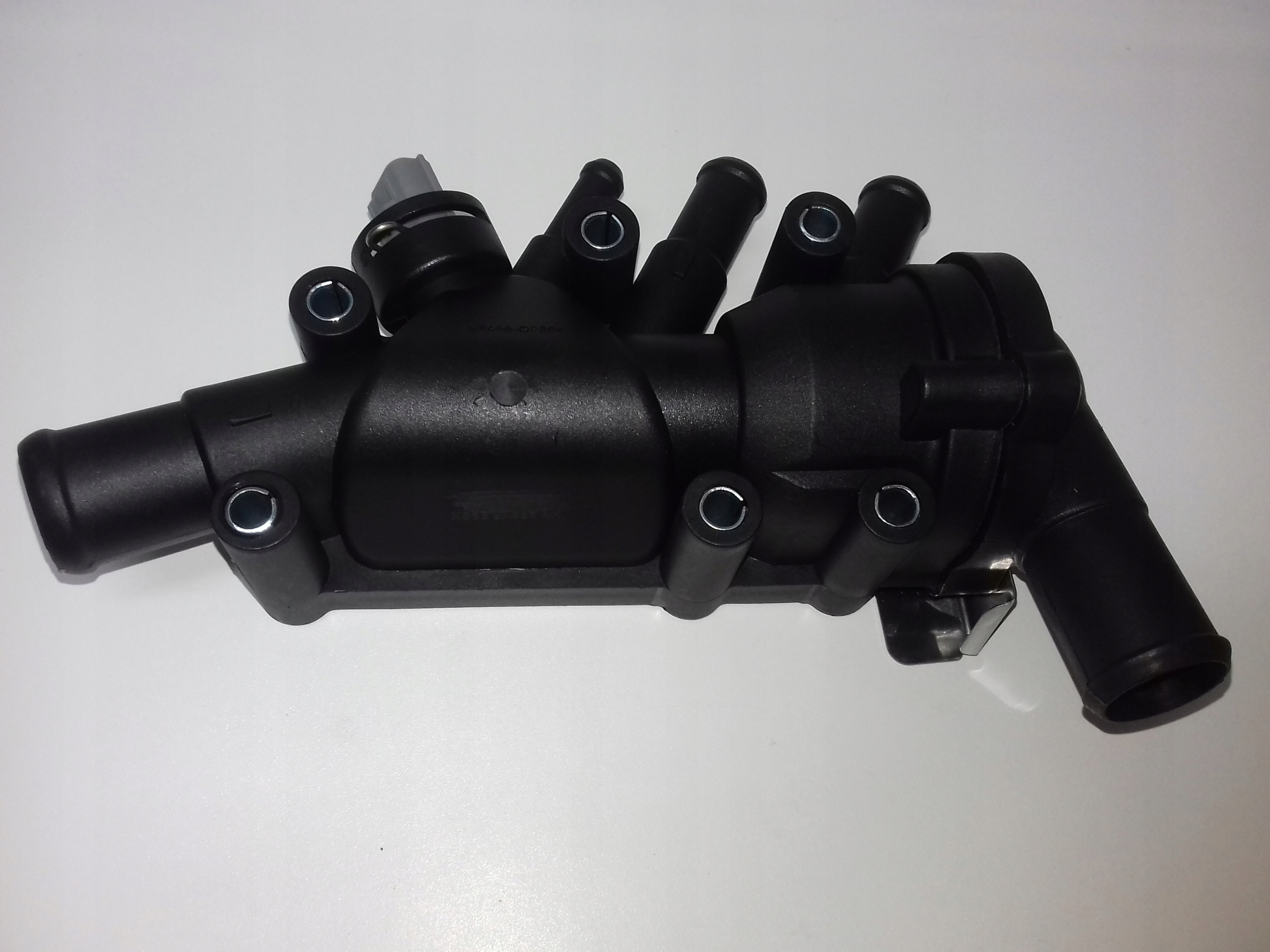 TERMOSTAT OBUDOWA FORD FIESTA MK5 FORD KA 1.3 01 - Numer katalogowy części 1149617