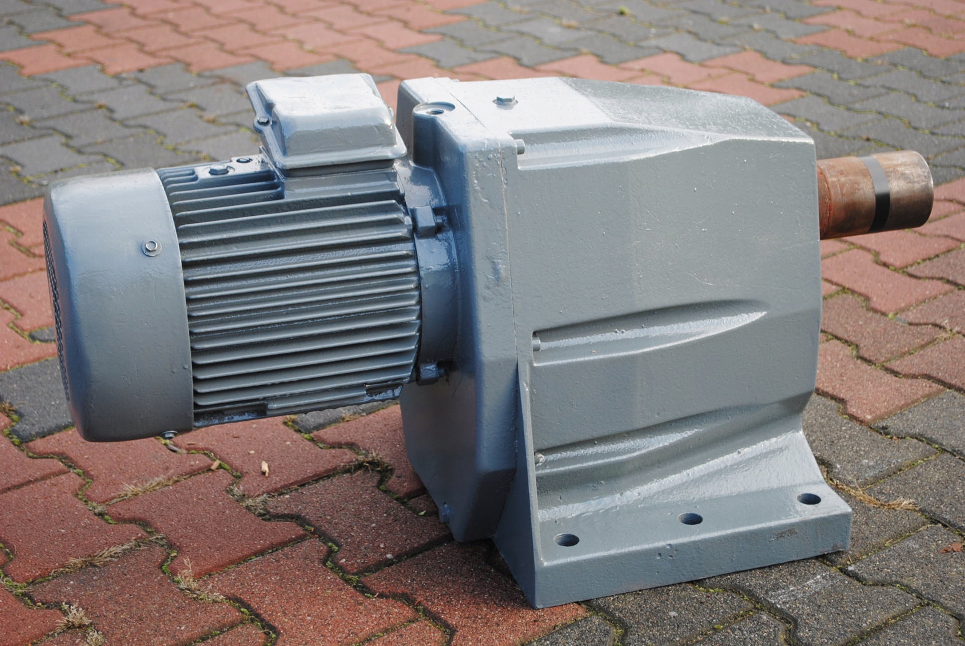 Motoreduktor 4kw 16obr/min. faktura Vat. VEM Kod producenta 24062010.0021