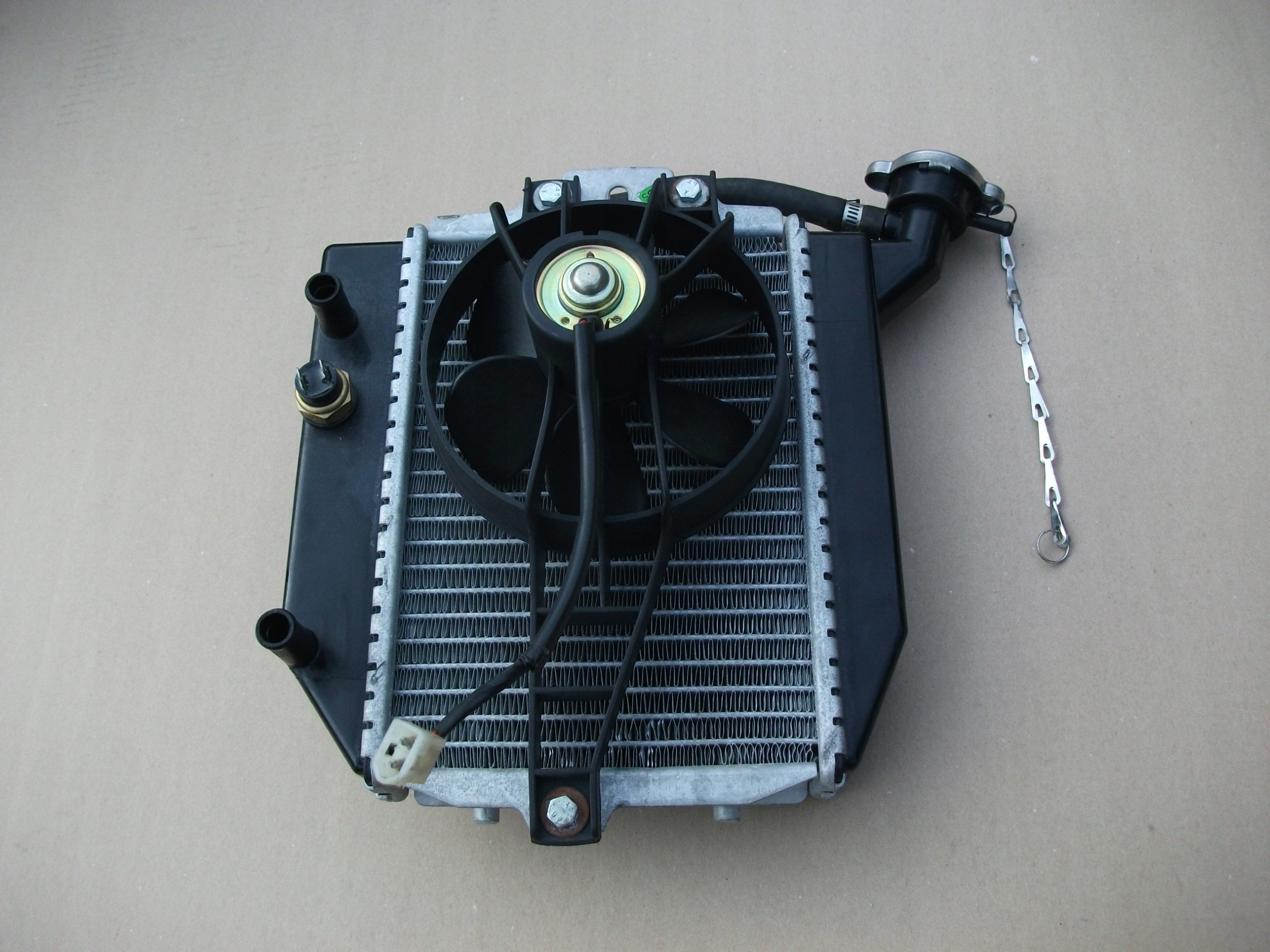 PEUGEOT CITYSTAR 125 РАДИАТОР ВЕНТИЛЯТОР ОХЛАЖДЕНИЯ ПРОБКА