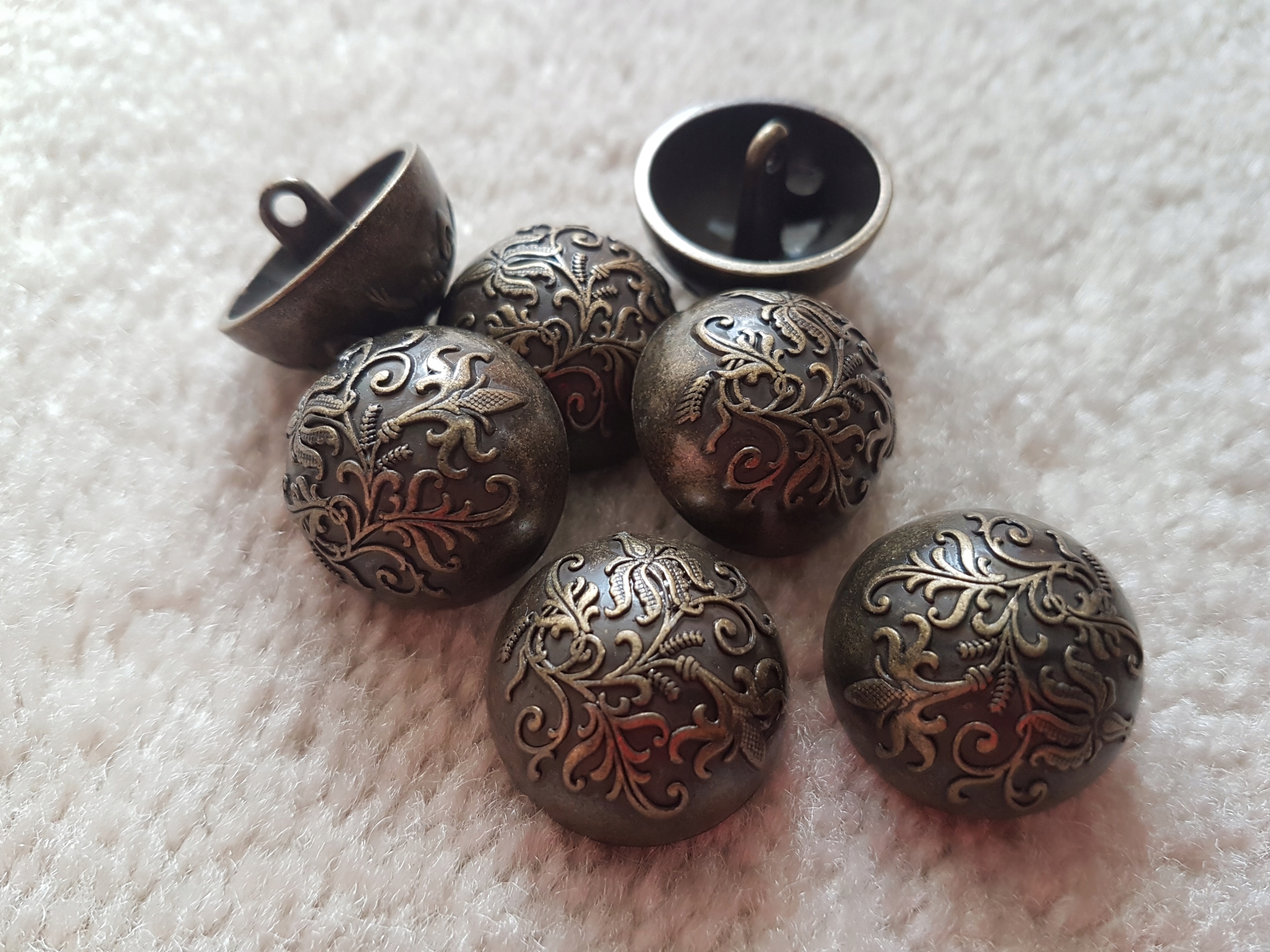 Guzik Metalowy-stare Złoto Wzór guziki 23 mm